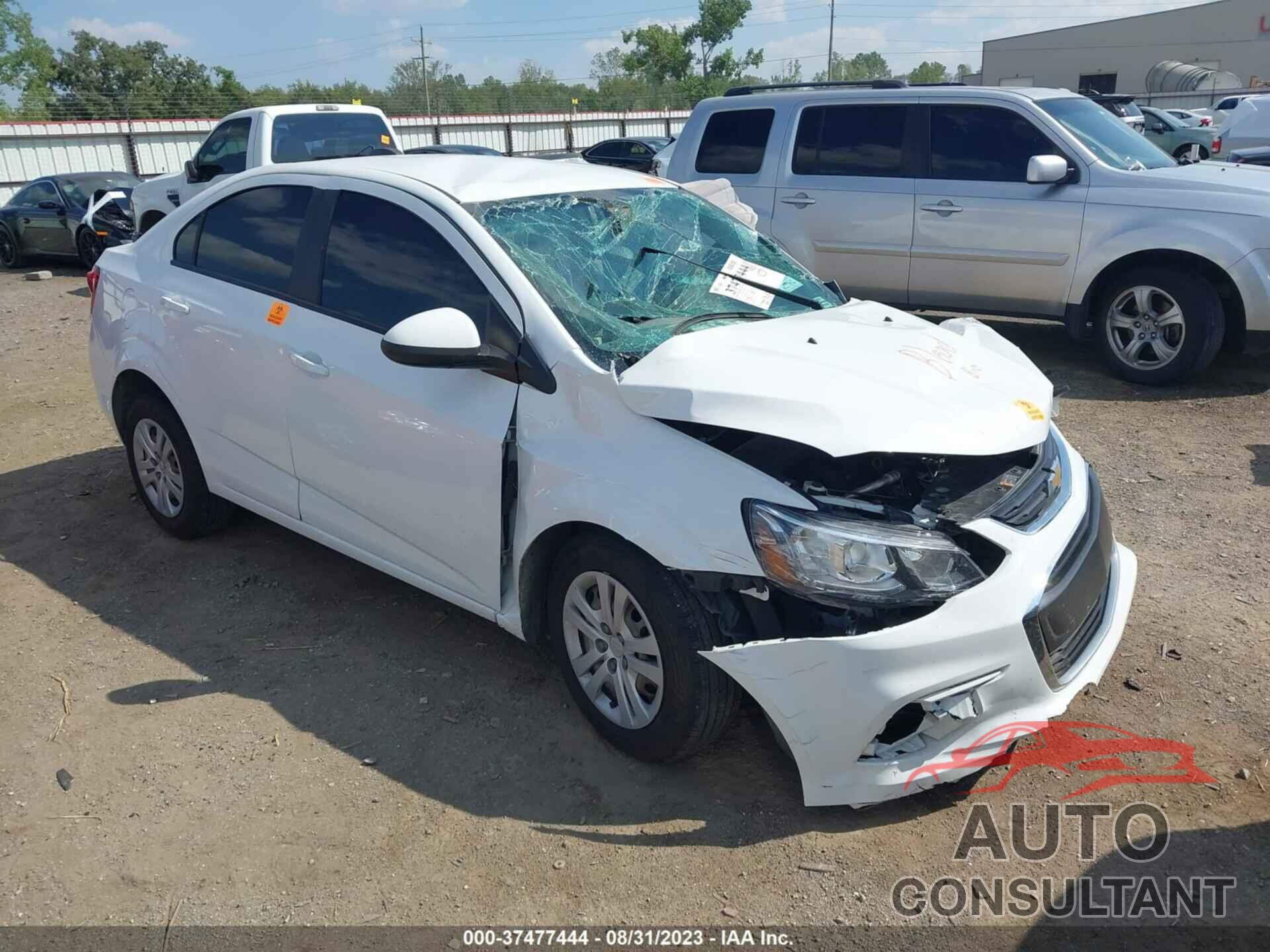 CHEVROLET SONIC 2017 - 1G1JB5SH3H4143939