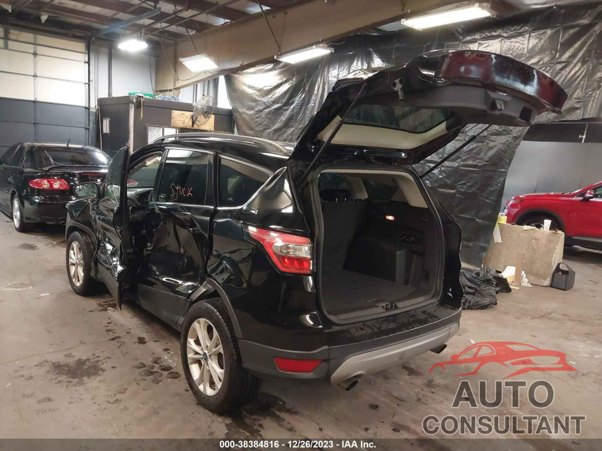 FORD ESCAPE 2018 - 1FMCU9GD2JUC43815