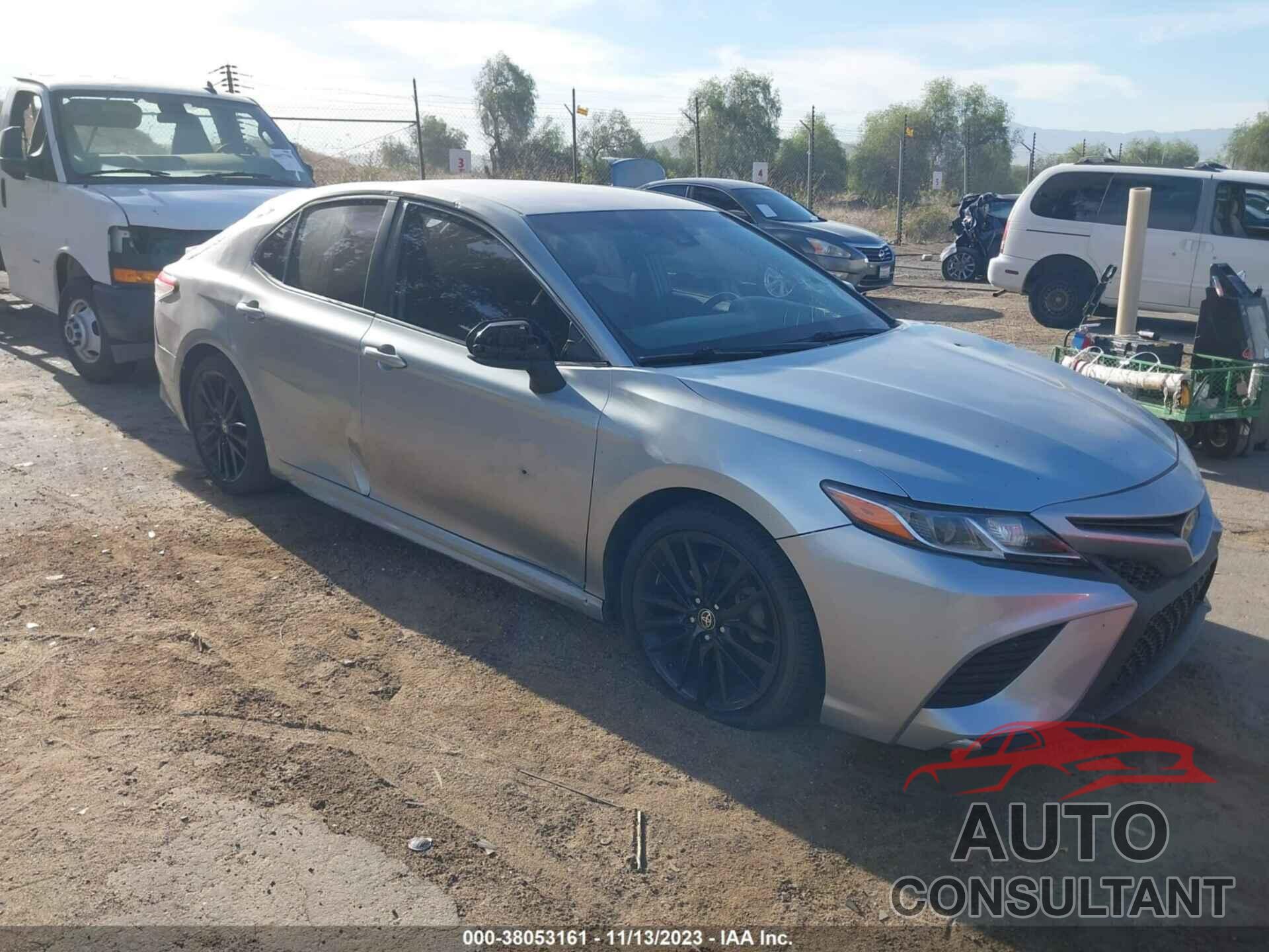 TOYOTA CAMRY 2018 - 4T1B11HK3JU024591