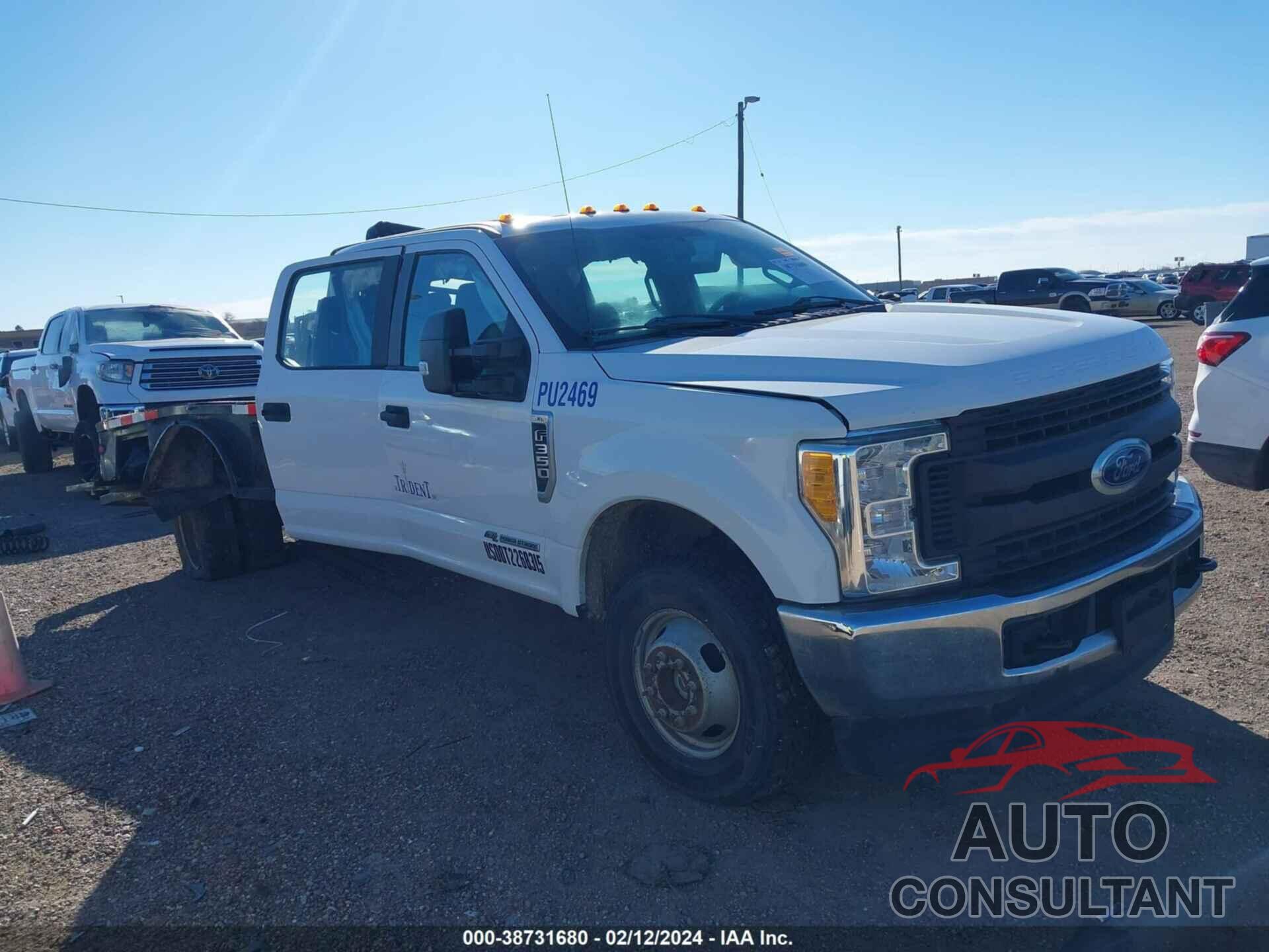 FORD F-350 CHASSIS 2017 - 1FD8W3HT8HEF12469