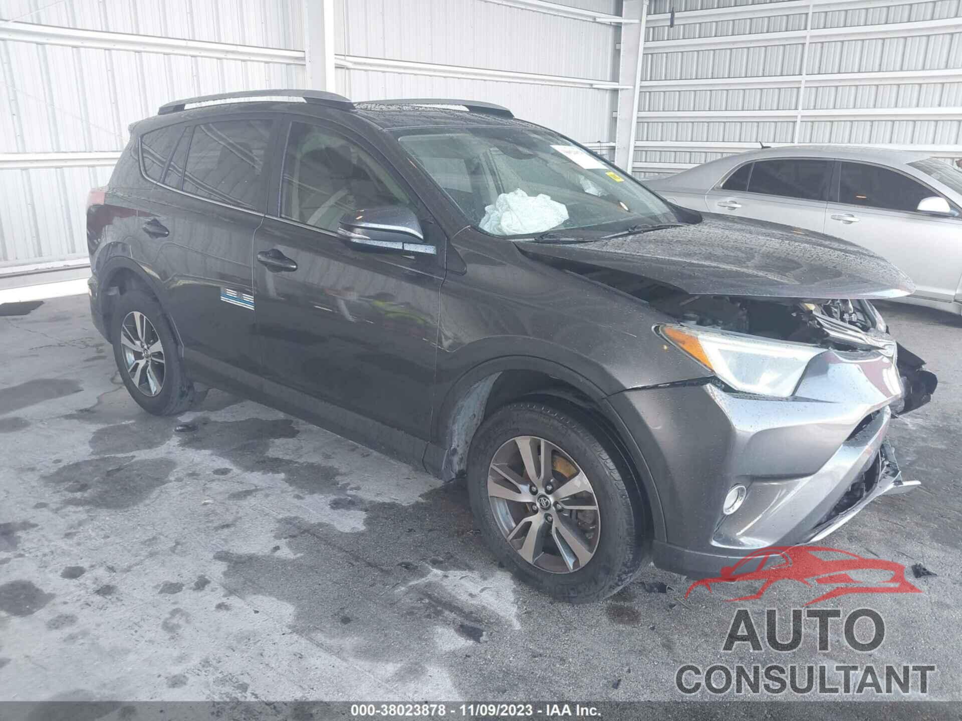 TOYOTA RAV4 2017 - JTMWFREV5HJ705240