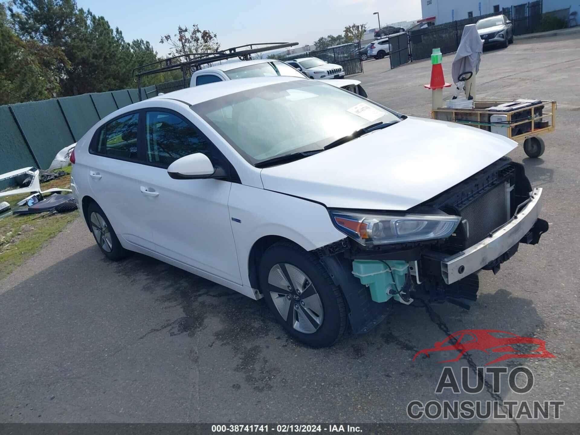 HYUNDAI IONIQ HYBRID 2018 - KMHC65LC9JU066051