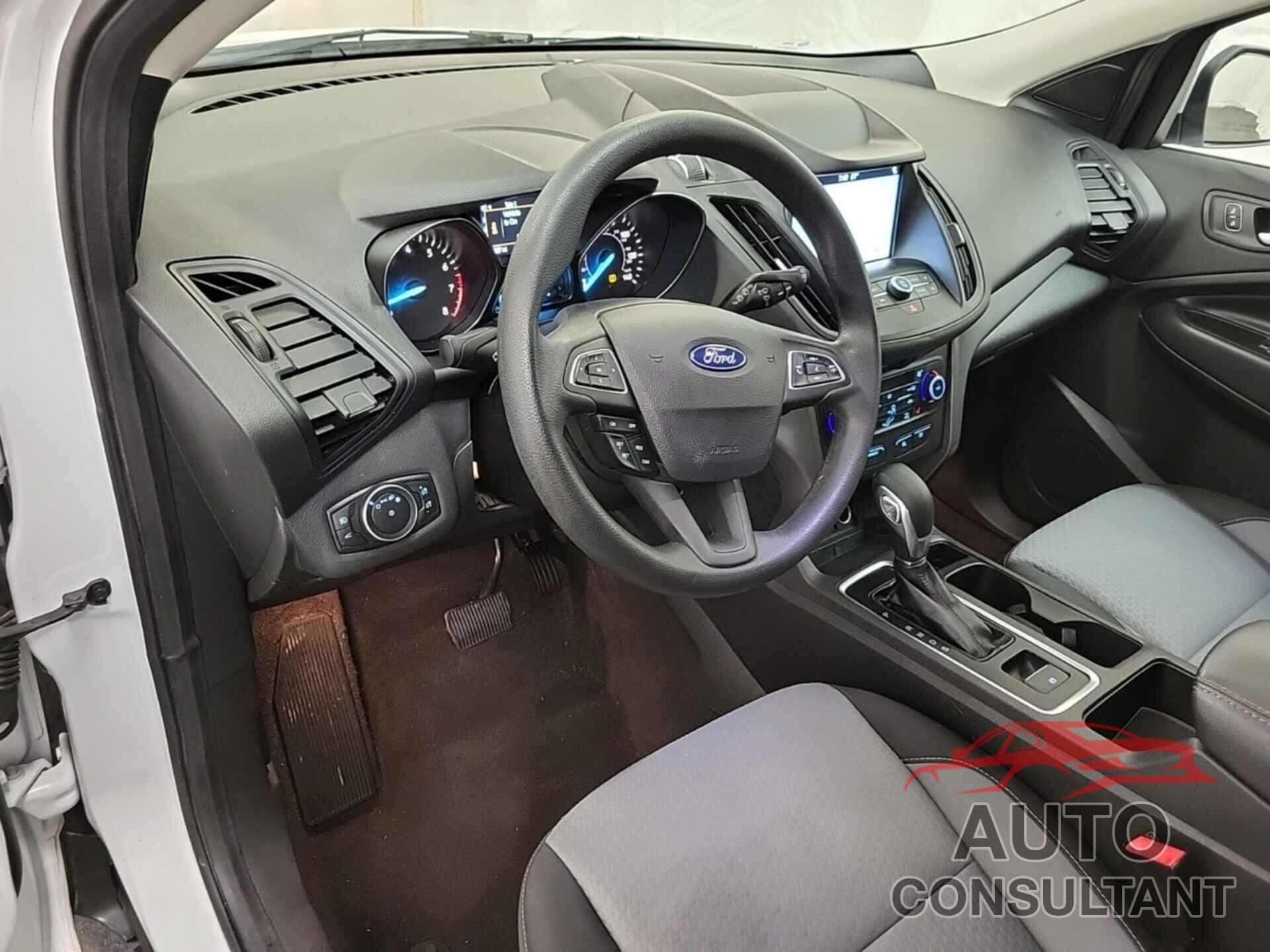 FORD ESCAPE 2019 - 1FMCU0GD5KUC07825