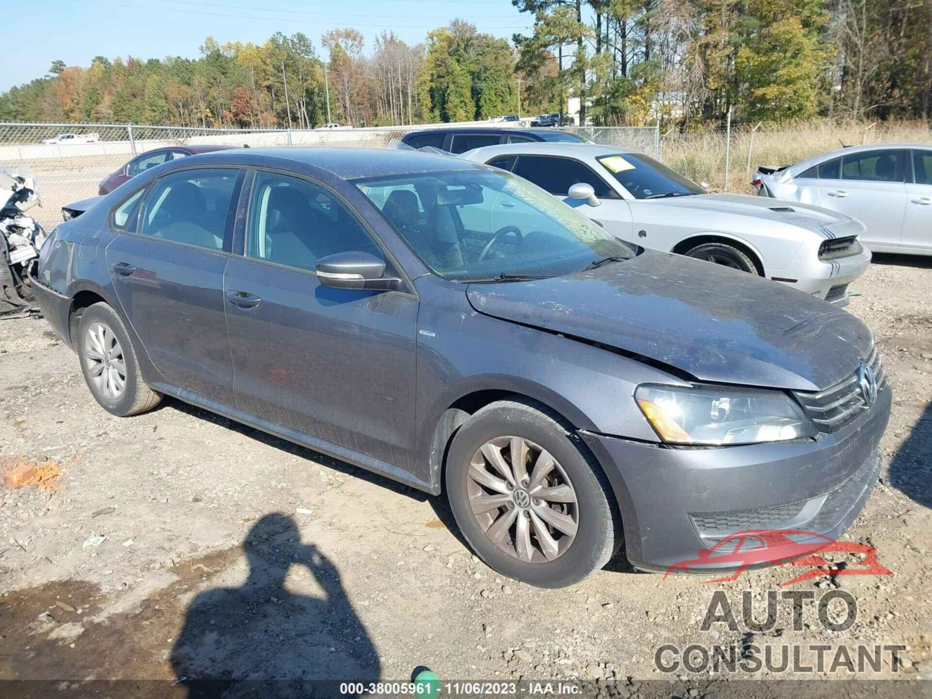 VOLKSWAGEN PASSAT 2015 - 1VWAT7A37FC040660