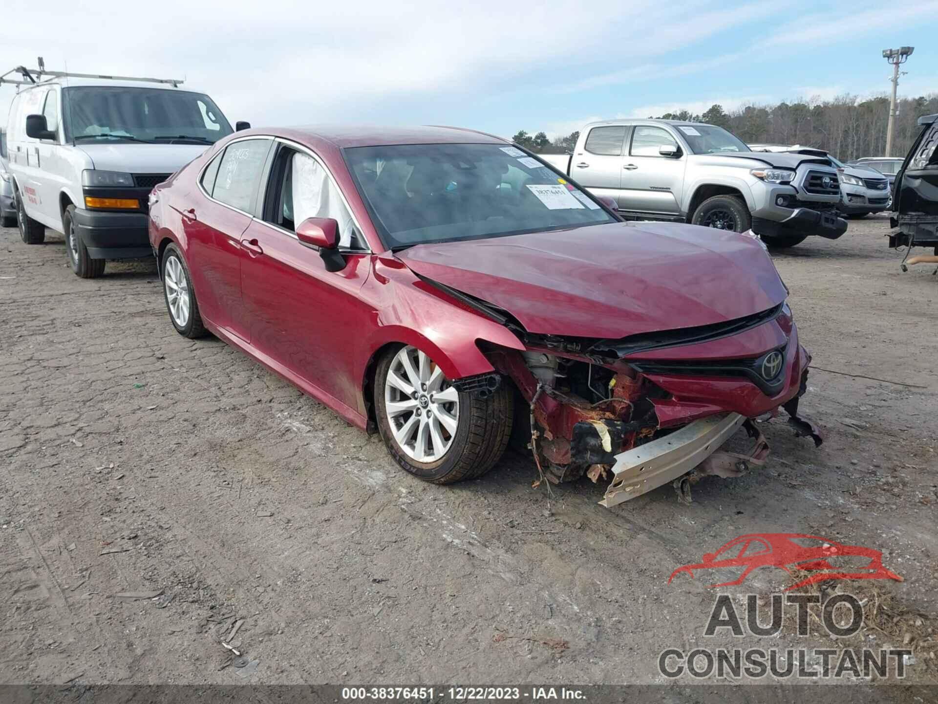 TOYOTA CAMRY 2018 - 4T1B11HK0JU509223