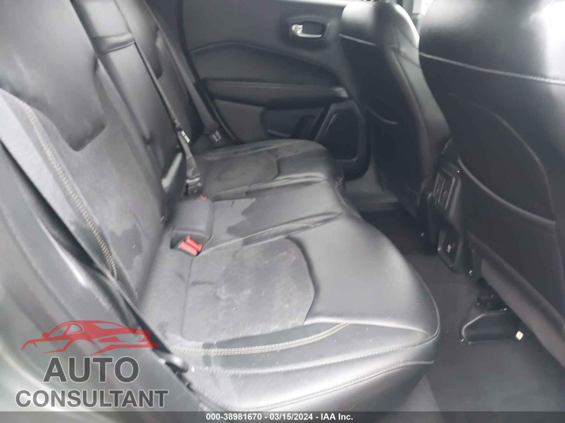 JEEP COMPASS 2018 - 3C4NJDBB9JT190796