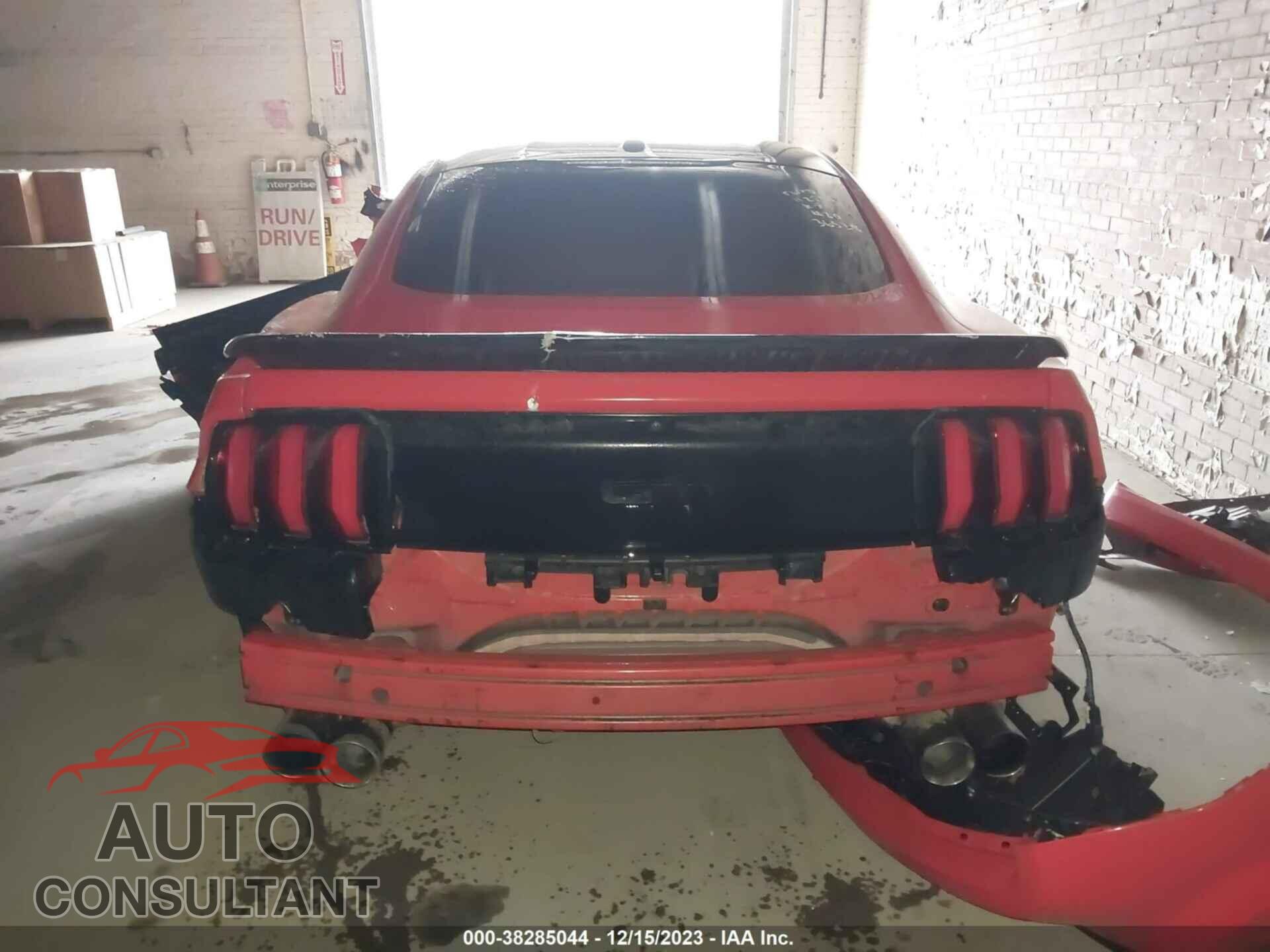 FORD MUSTANG 2018 - 1FA6P8CF2J5144616