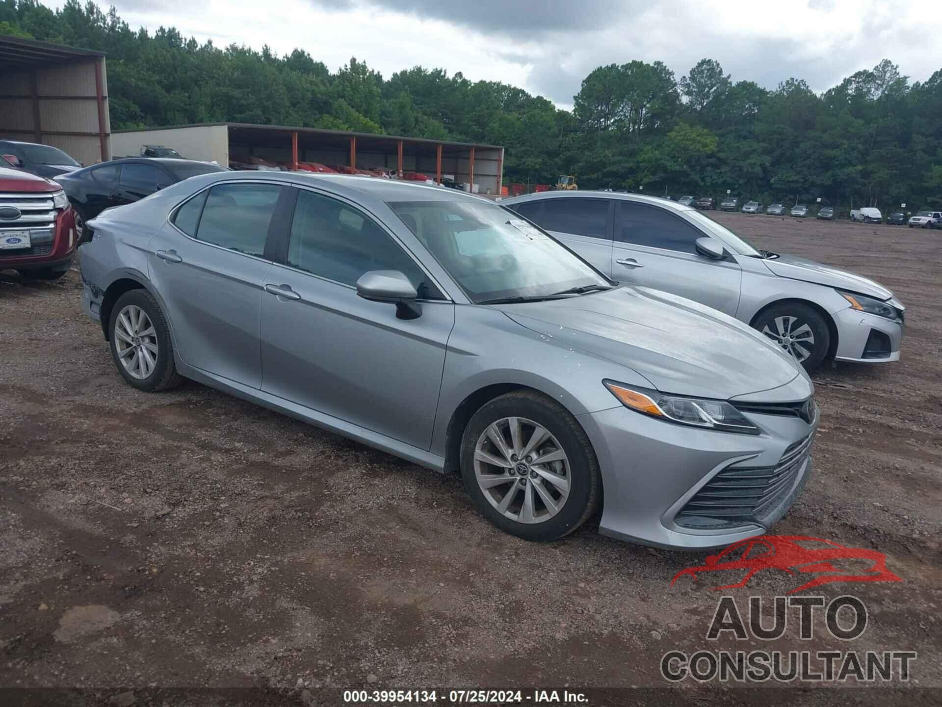 TOYOTA CAMRY 2022 - 4T1C11AKXNU052134