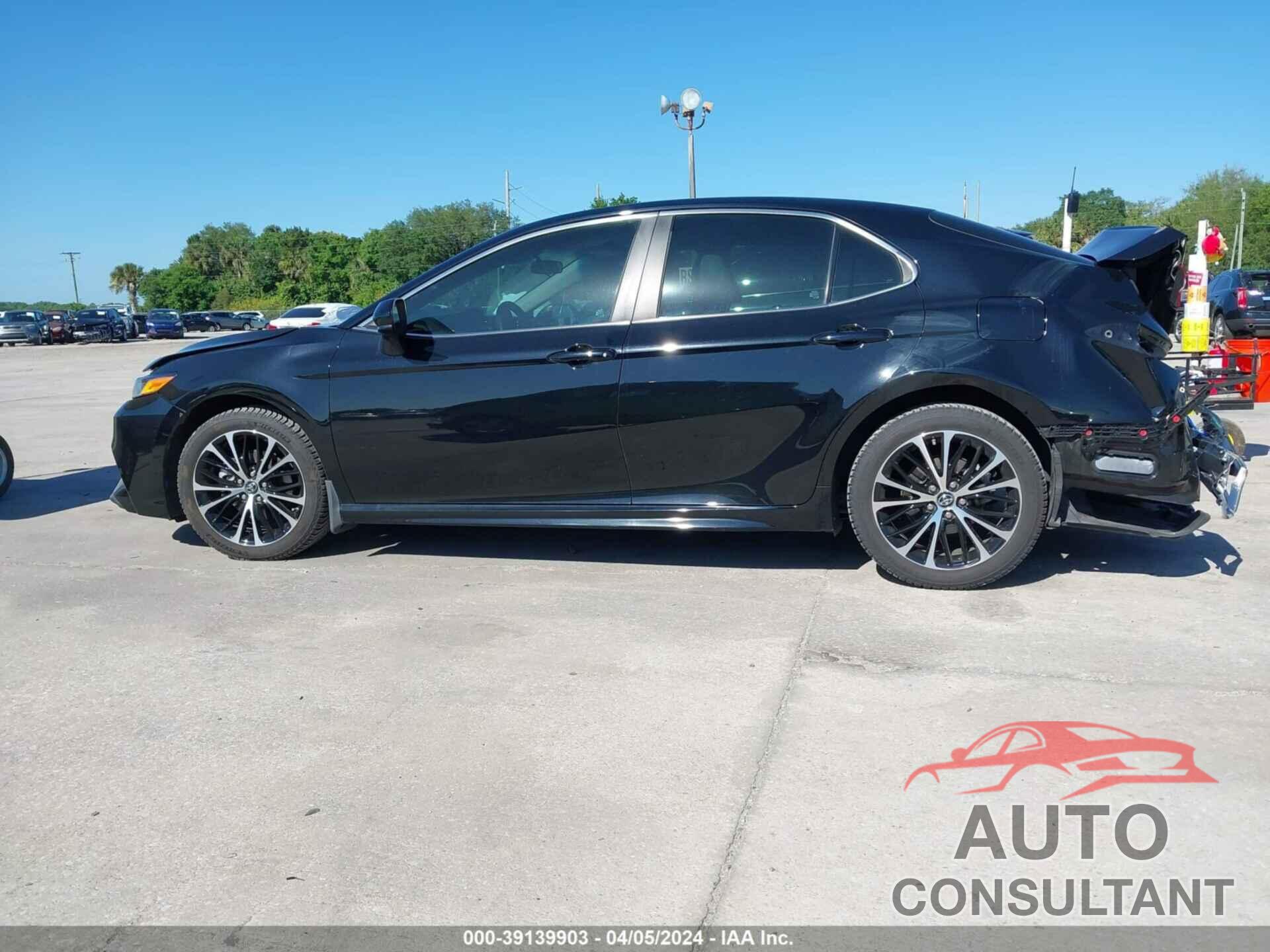 TOYOTA CAMRY 2018 - 4T1B11HKXJU106110