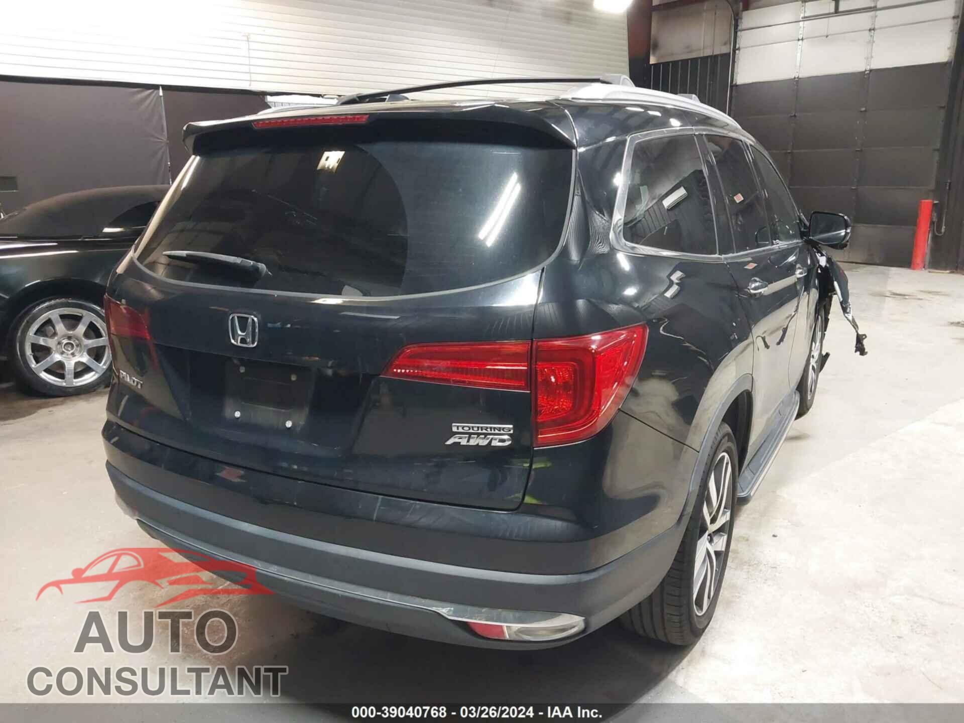 HONDA PILOT 2017 - 5FNYF6H93HB016553
