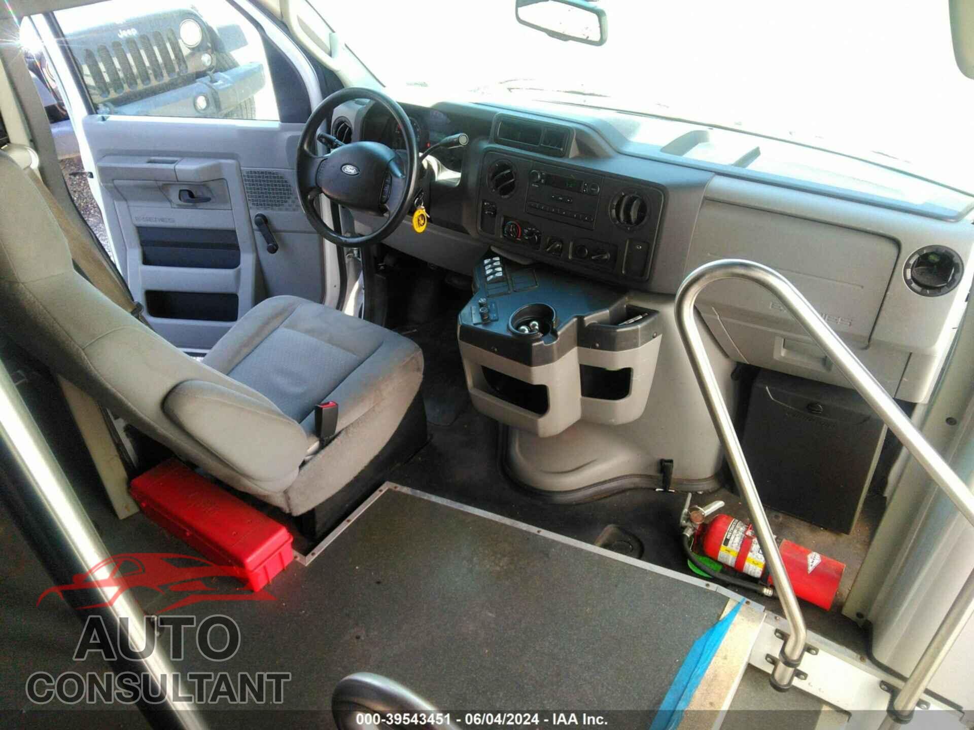 FORD E-450 CUTAWAY 2017 - 1FDFE4FS8HDC27593