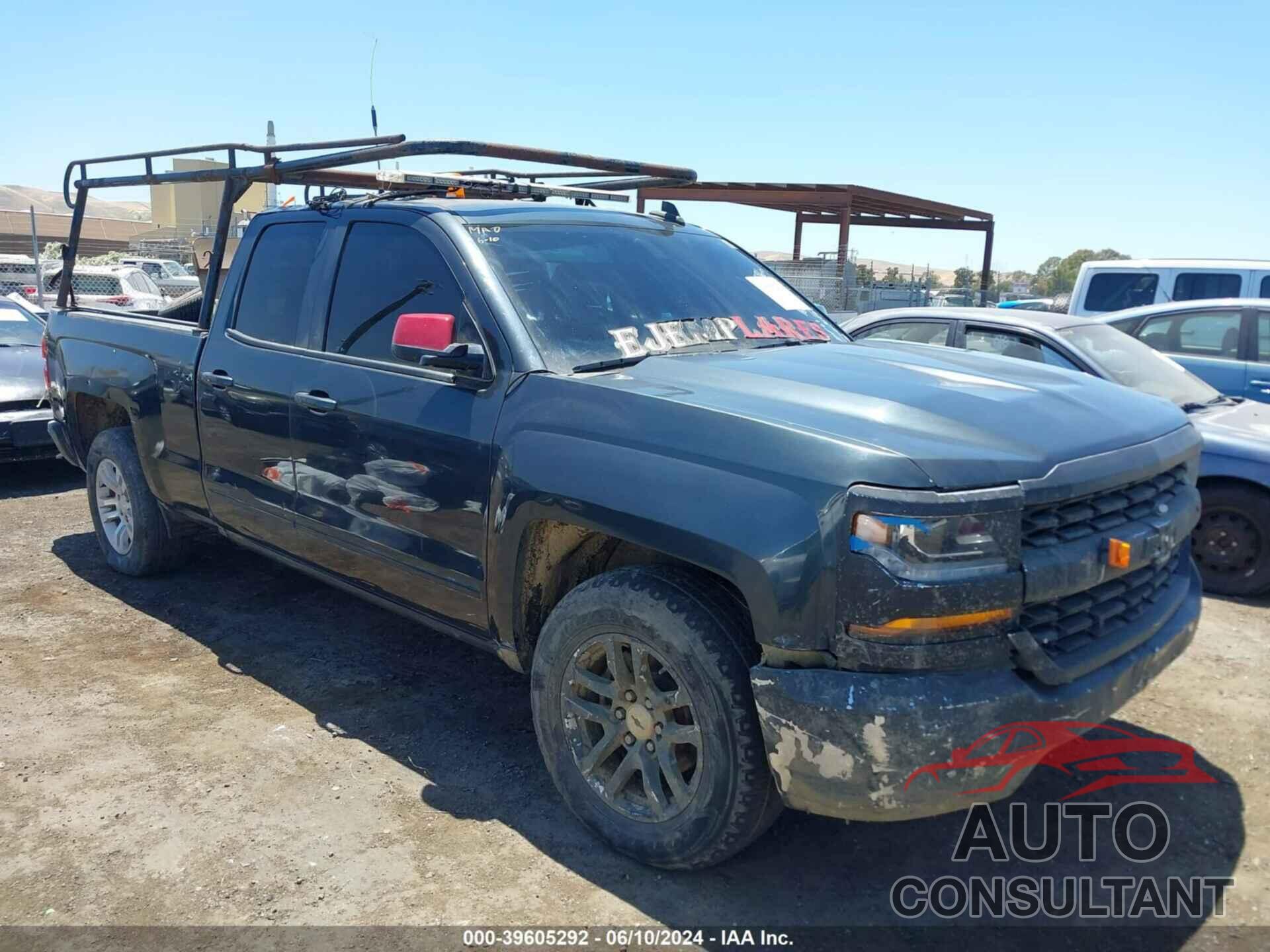 CHEVROLET SILVERADO 1500 2018 - 1GCRCRECXJZ140463