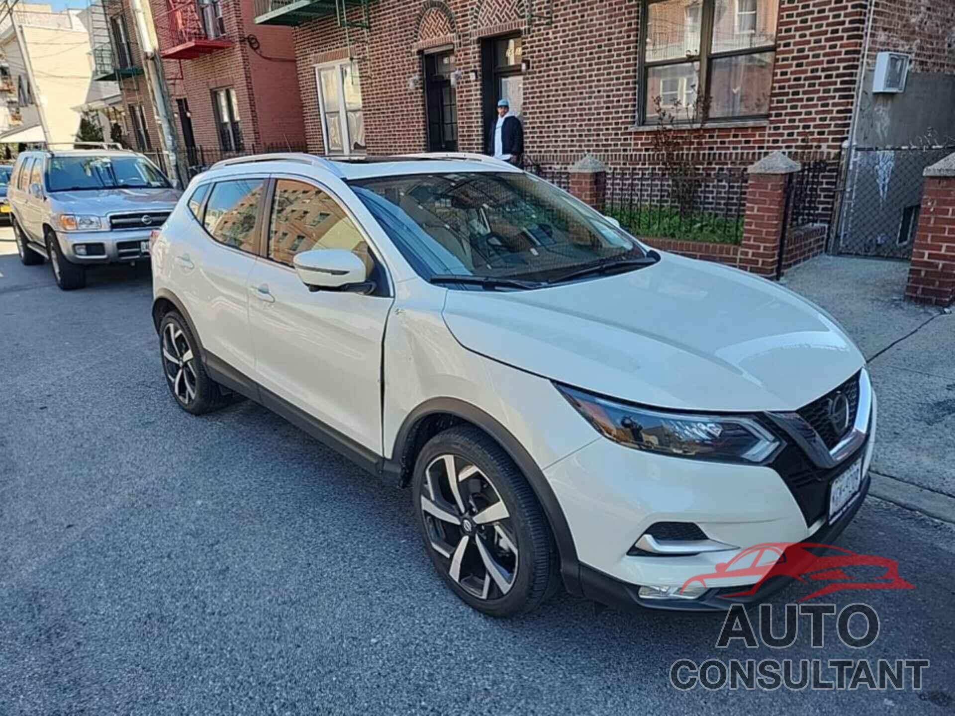 NISSAN ROGUE SPORT 2022 - JN1BJ1CW1NW484134