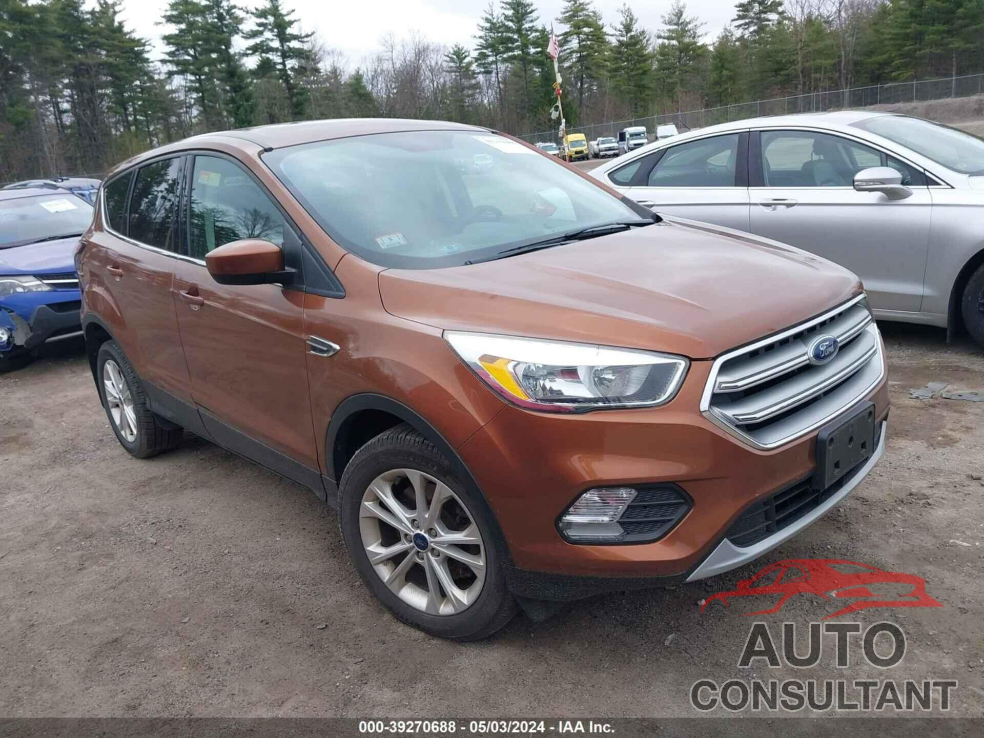 FORD ESCAPE 2017 - 1FMCU9GD0HUD01799