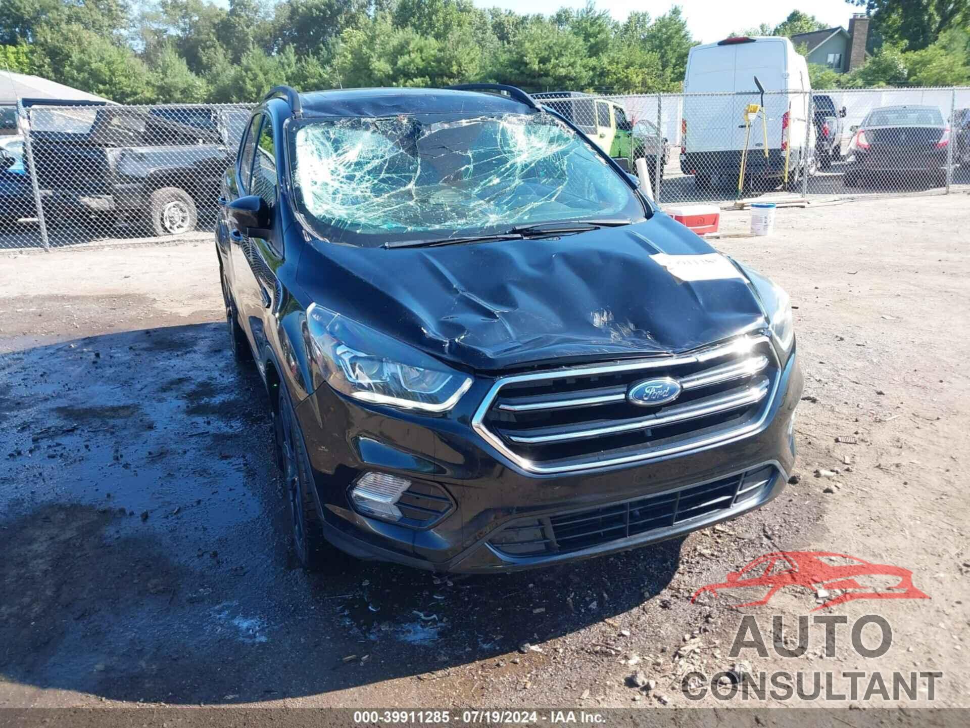 FORD ESCAPE 2017 - 1FMCU9J92HUA71476