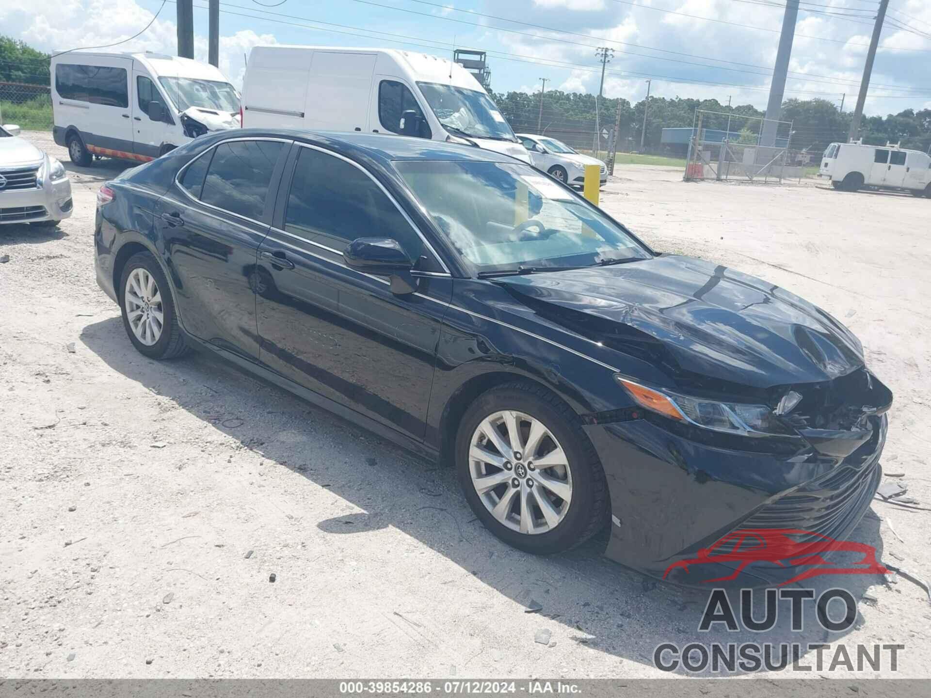 TOYOTA CAMRY 2018 - 4T1B11HK9JU009528