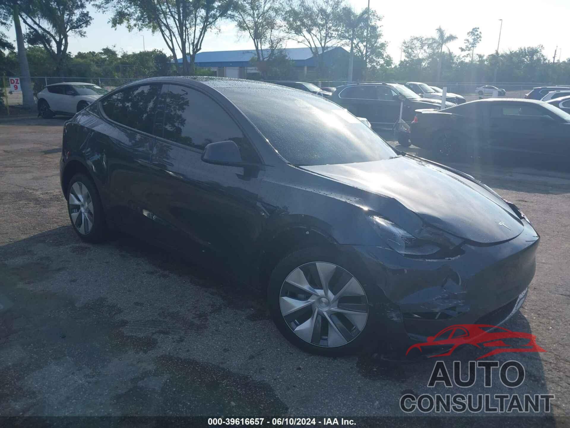 TESLA MODEL Y 2024 - 7SAYGDEE2RA246055