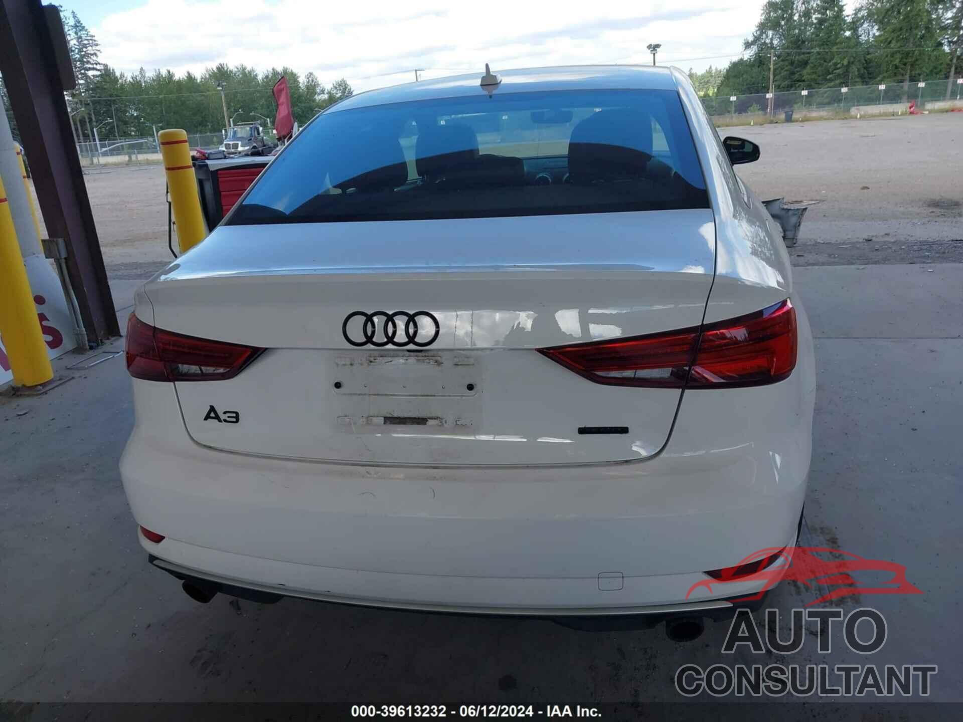 AUDI A3 2018 - WAUB8GFF5J1011736