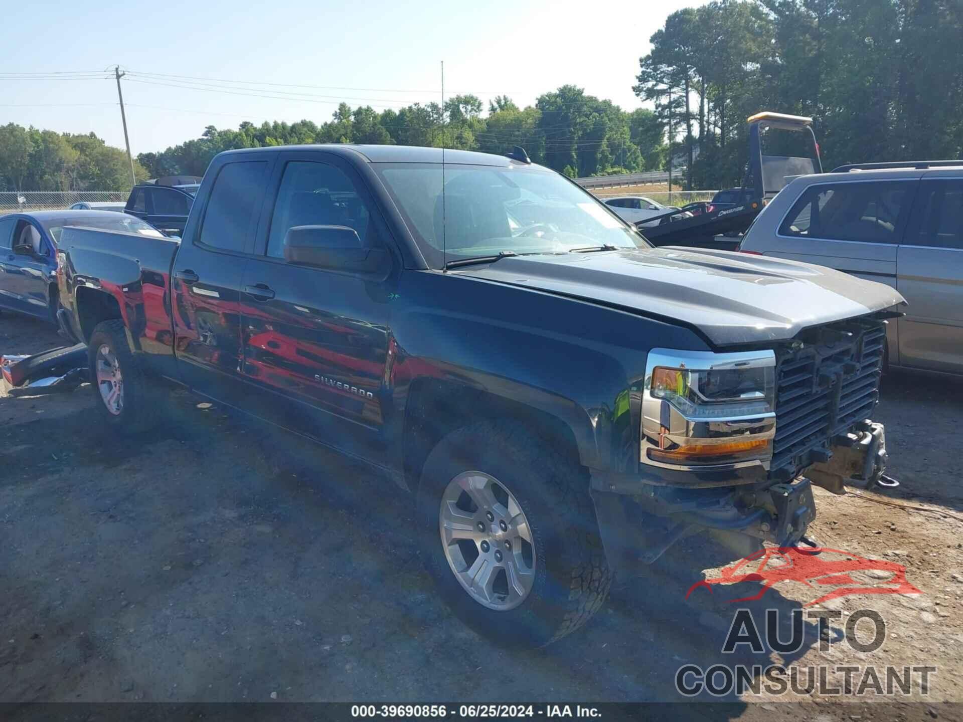 CHEVROLET SILVERADO 1500 2018 - 1GCVKREC2JZ174219