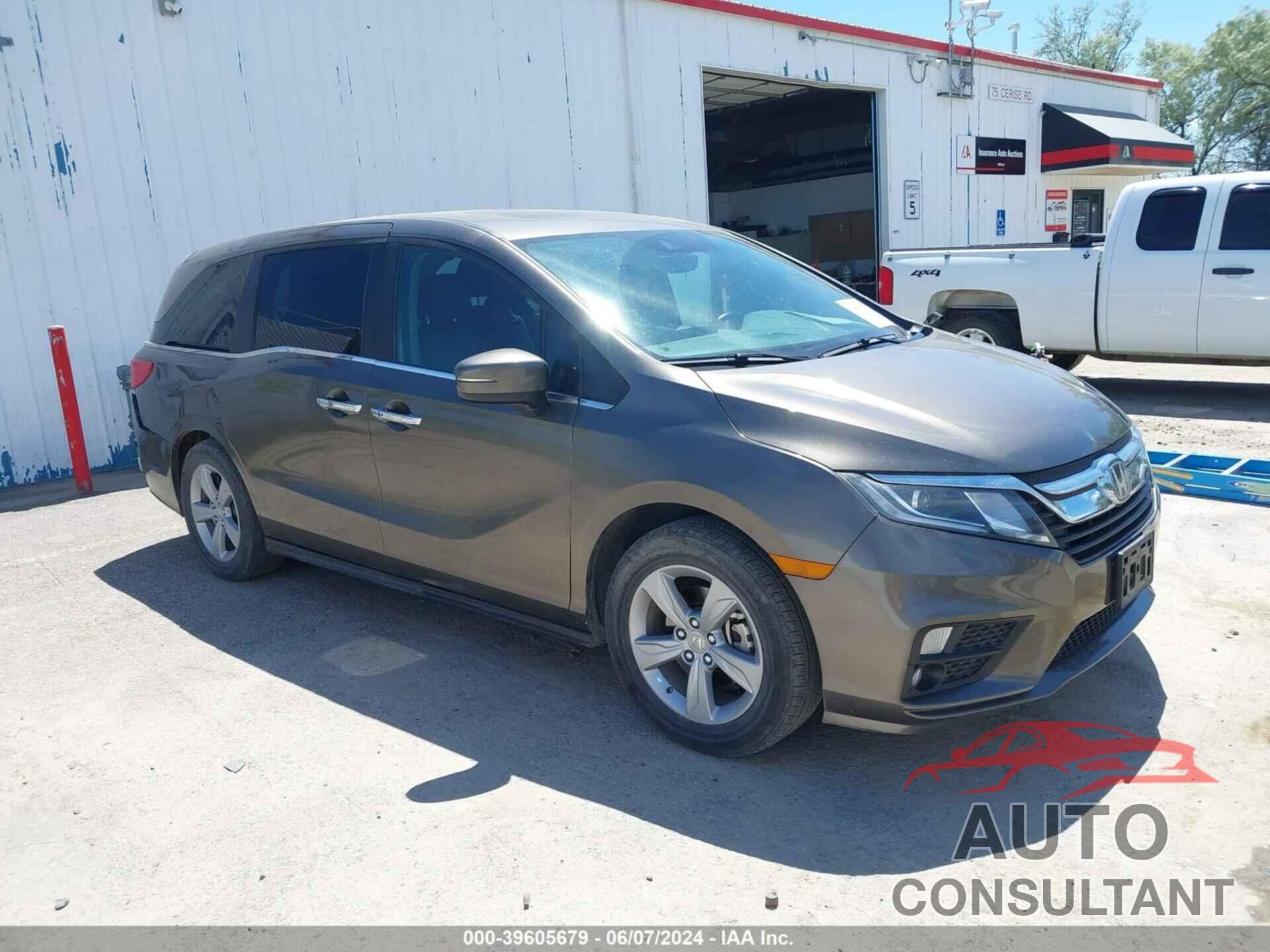 HONDA ODYSSEY 2018 - 5FNRL6H70JB087596