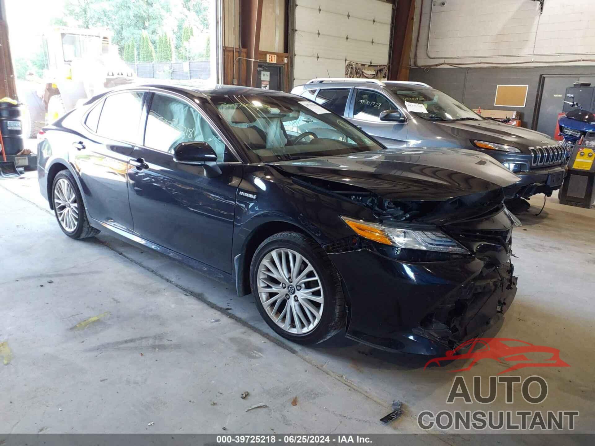 TOYOTA CAMRY HYBRID 2018 - 4T1B21HK8JU508656