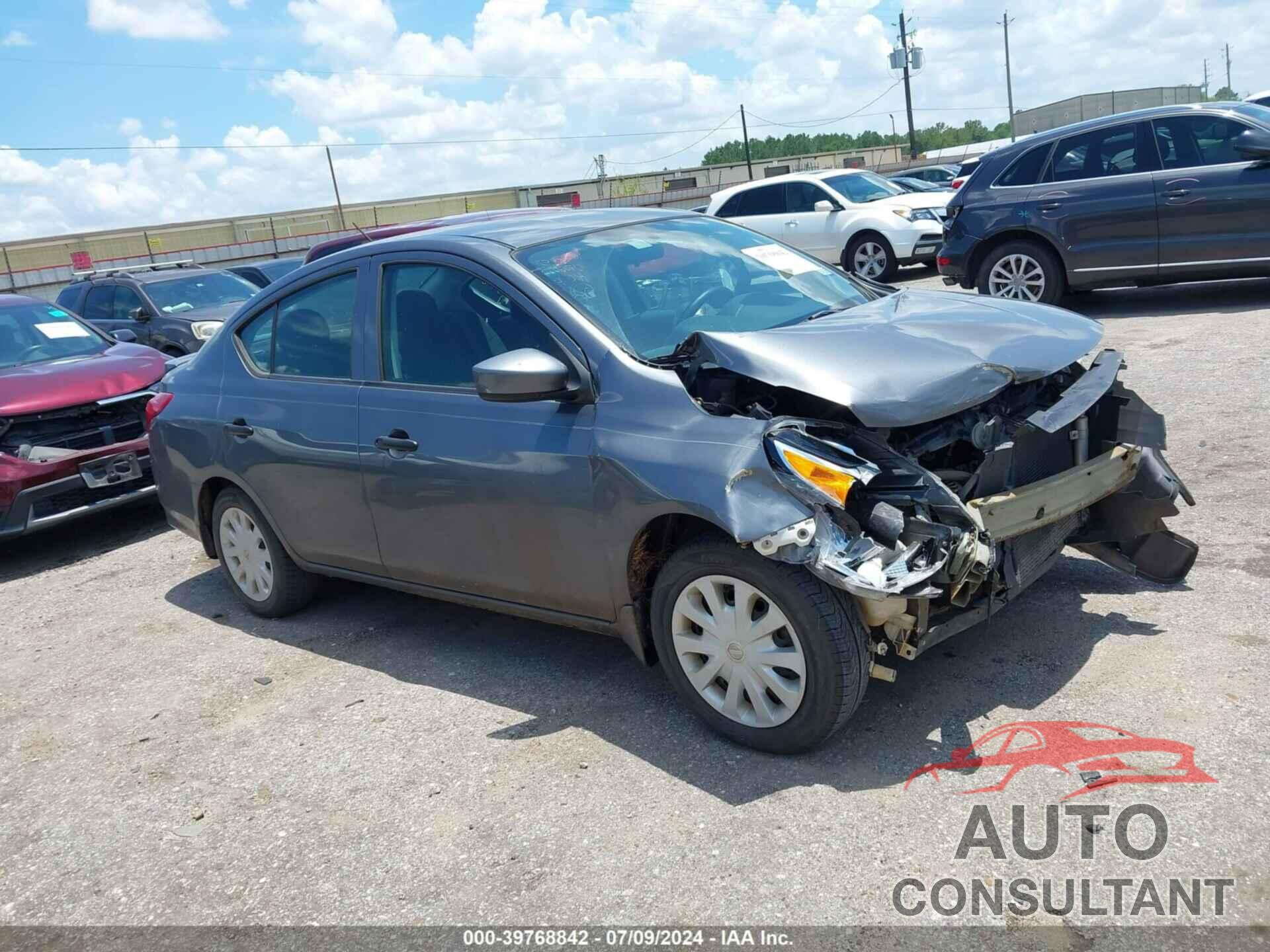 NISSAN VERSA 2017 - 3N1CN7AP3HL833067