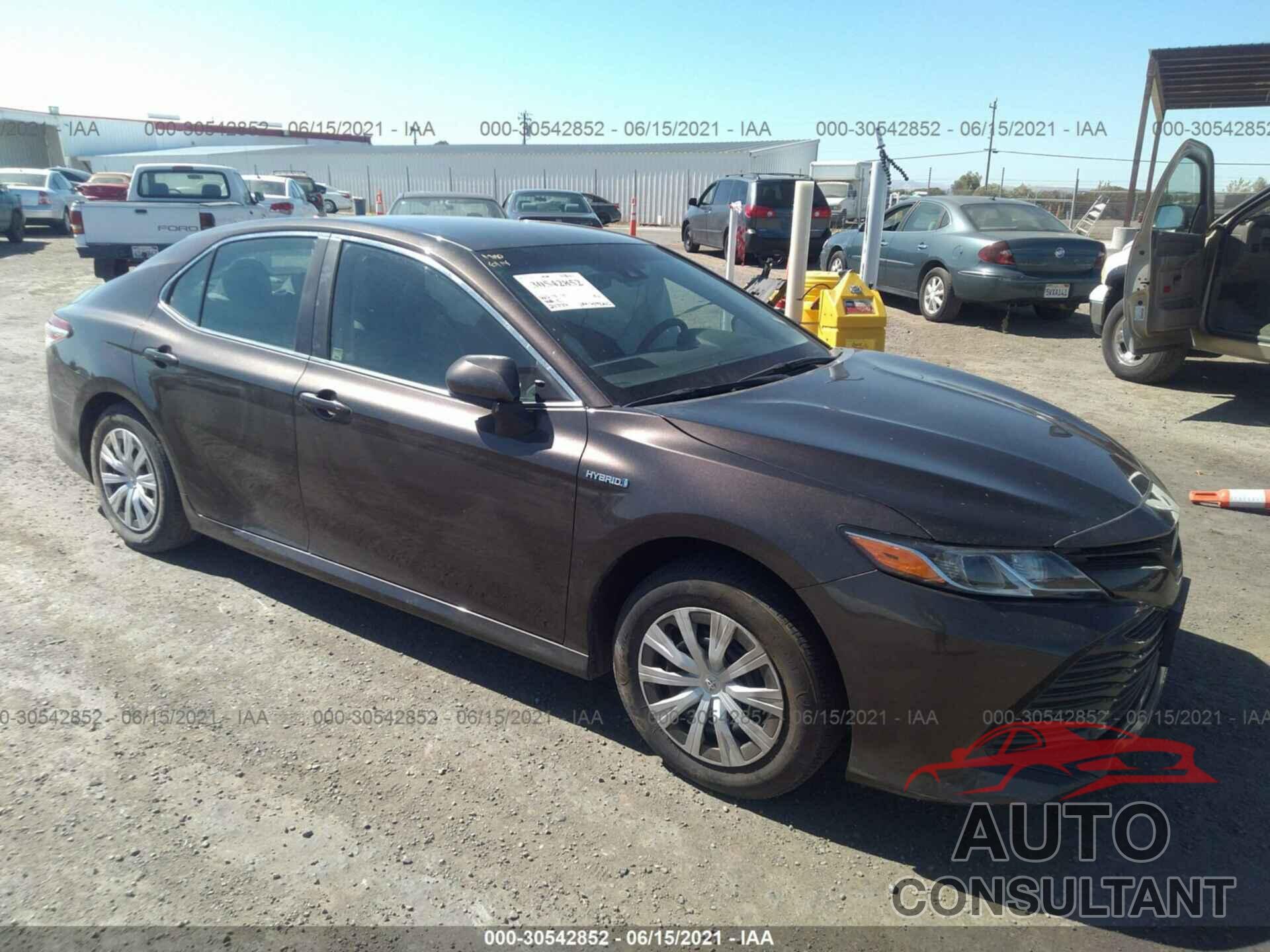 TOYOTA CAMRY 2018 - 4T1B31HK7JU507169