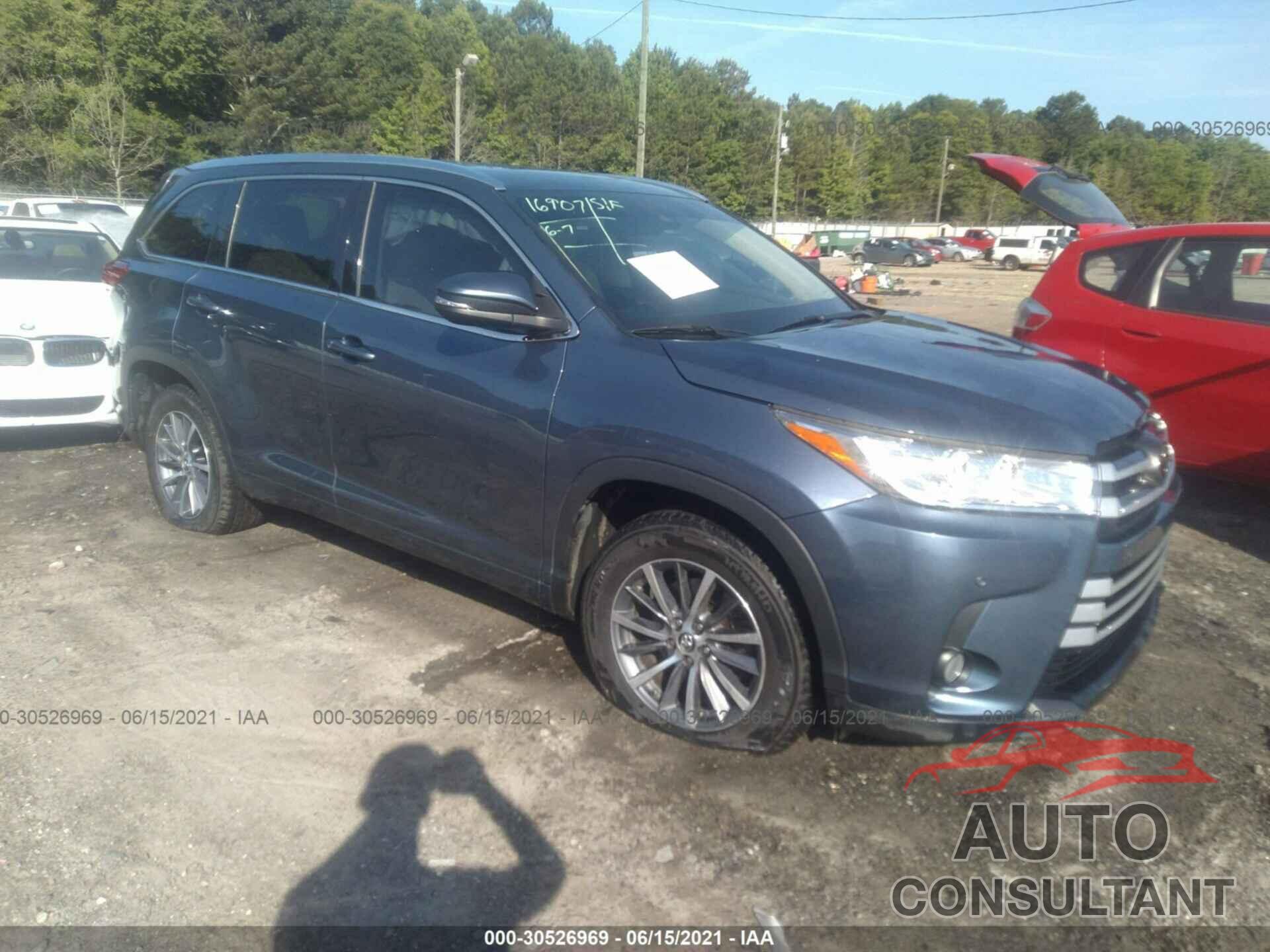 TOYOTA HIGHLANDER 2017 - 5TDKZRFH4HS189244