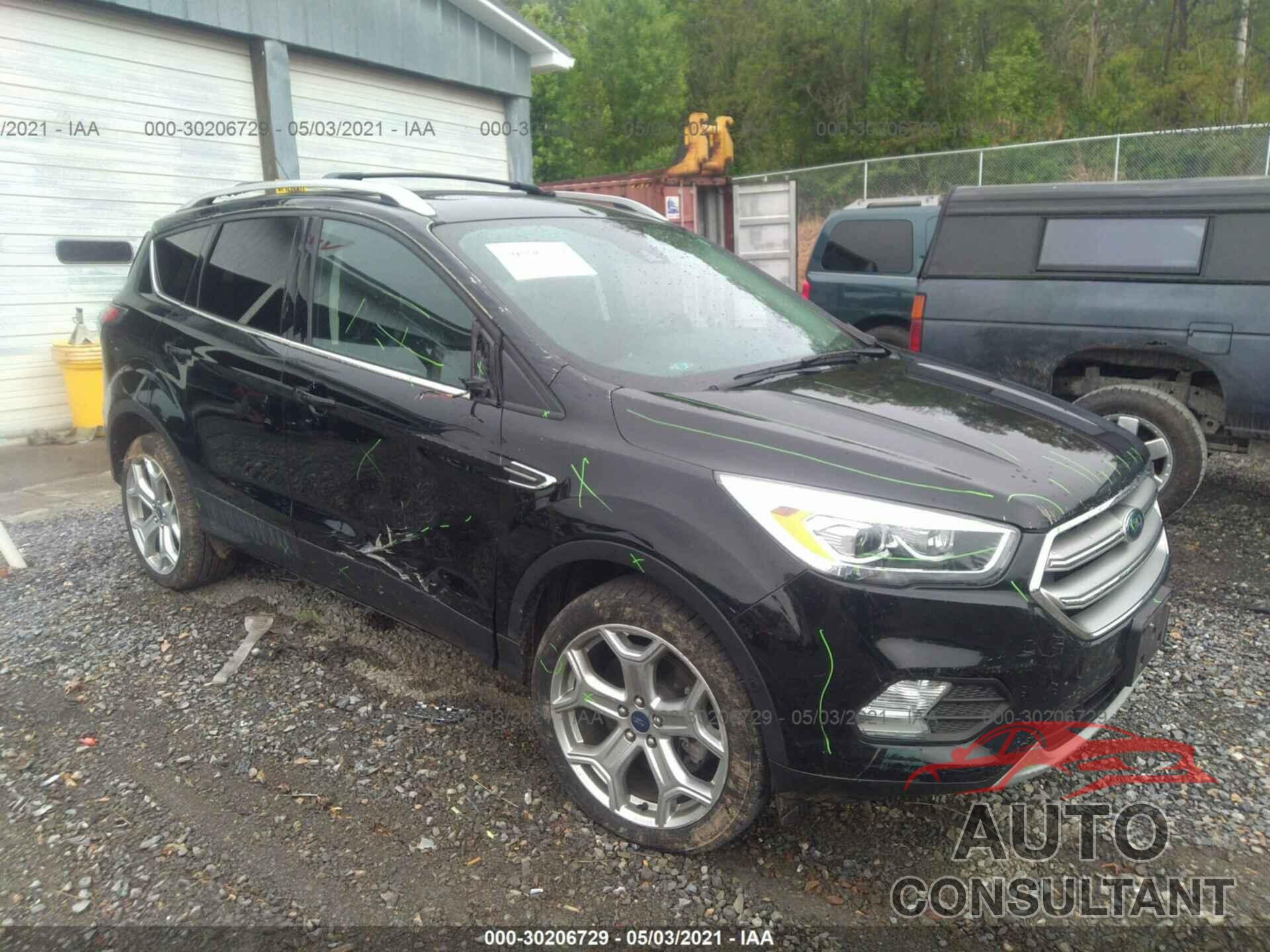 FORD ESCAPE 2017 - 1FMCU9J96HUA76566