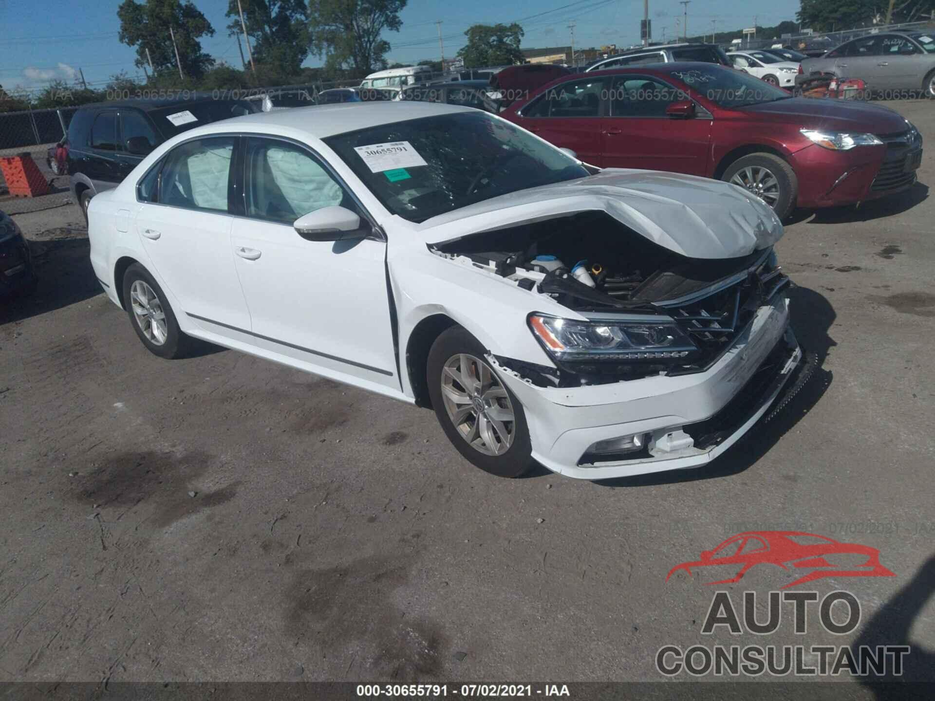 VOLKSWAGEN PASSAT 2017 - 1VWAT7A36HC001447