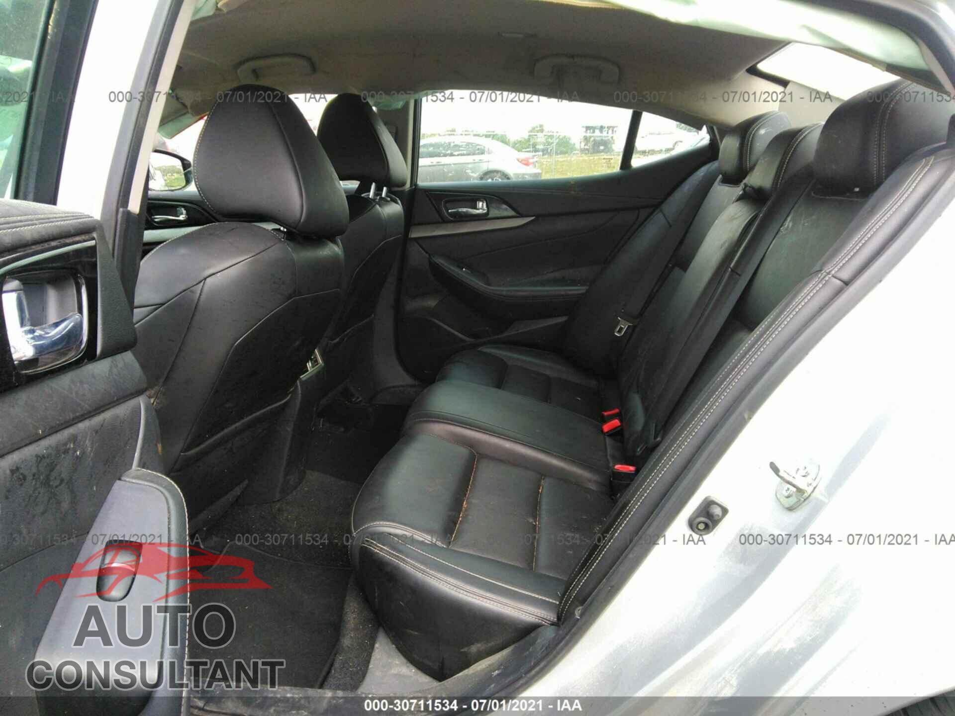 NISSAN MAXIMA 2018 - 1N4AA6AP2JC388127