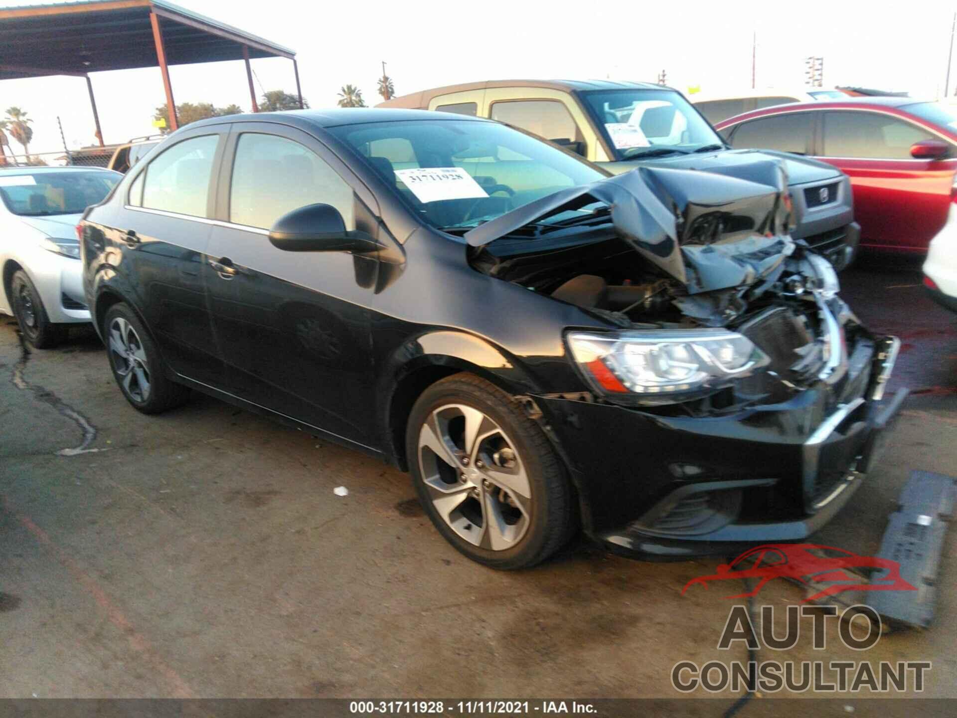 CHEVROLET SONIC 2018 - 1G1JF5SB8J4105757