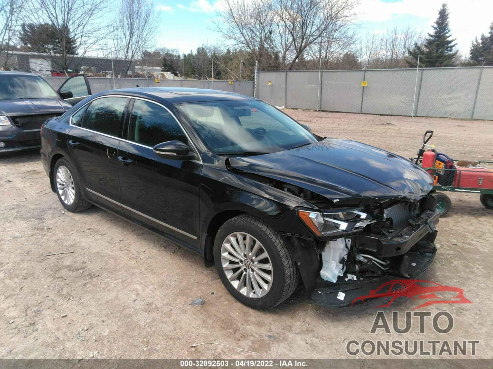 VOLKSWAGEN PASSAT 2016 - 1VWBT7A32GC038174