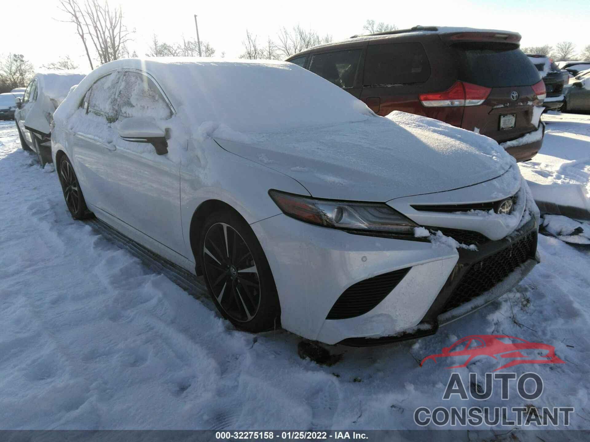 TOYOTA CAMRY 2018 - 4T1B61HK2JU084718