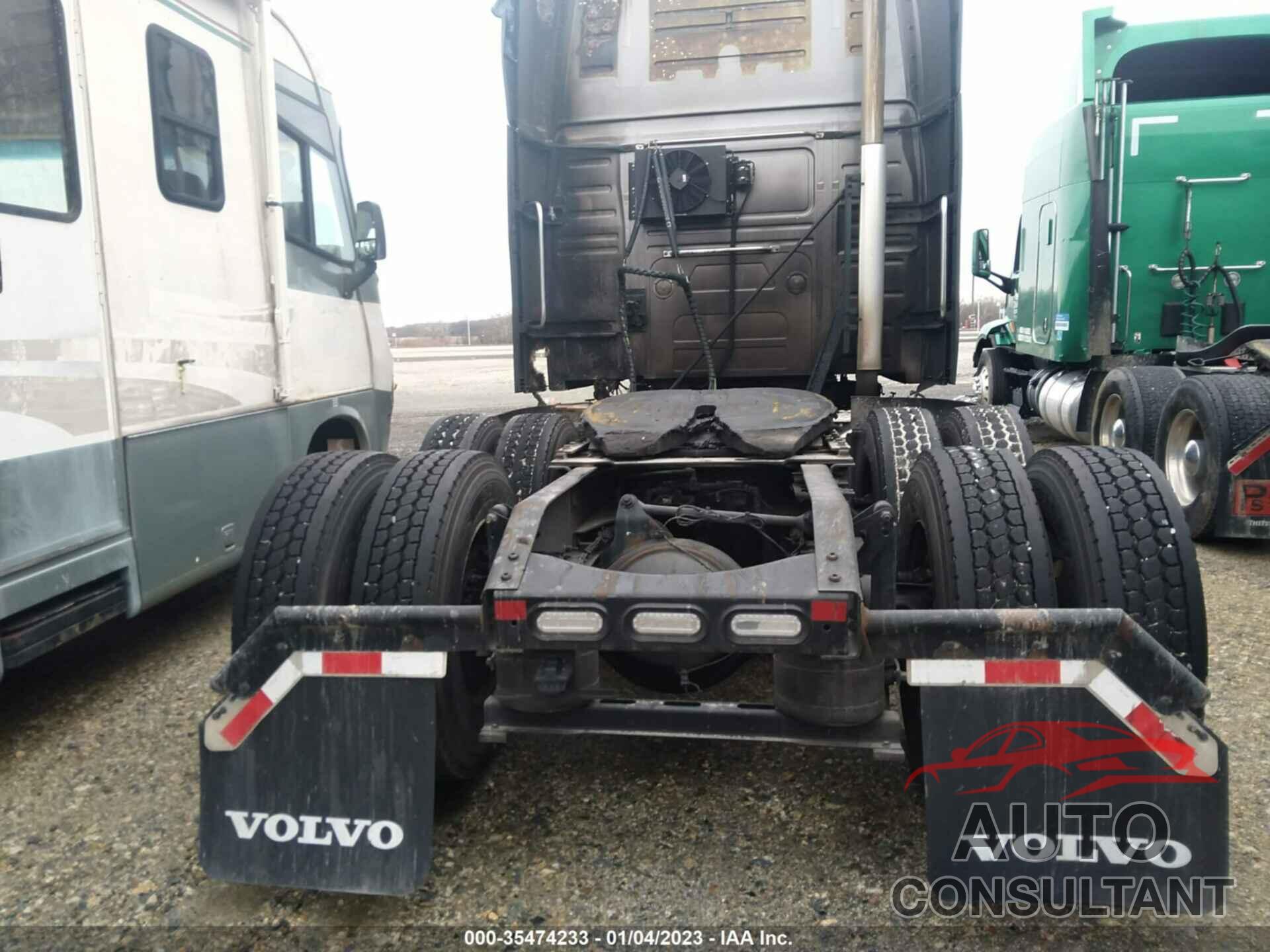 VOLVO VN 2016 - 4V4NC9EH5GN940165