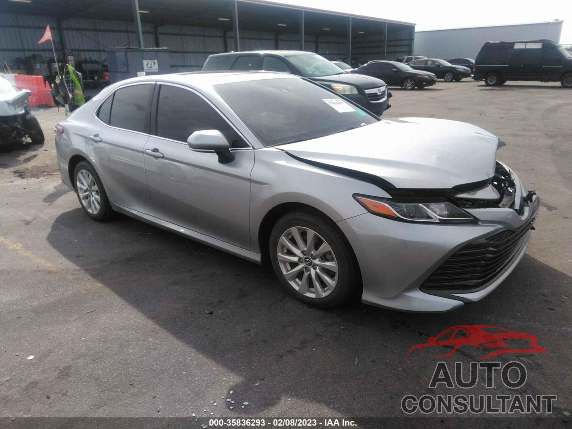 TOYOTA CAMRY 2018 - 4T1B11HKXJU014687