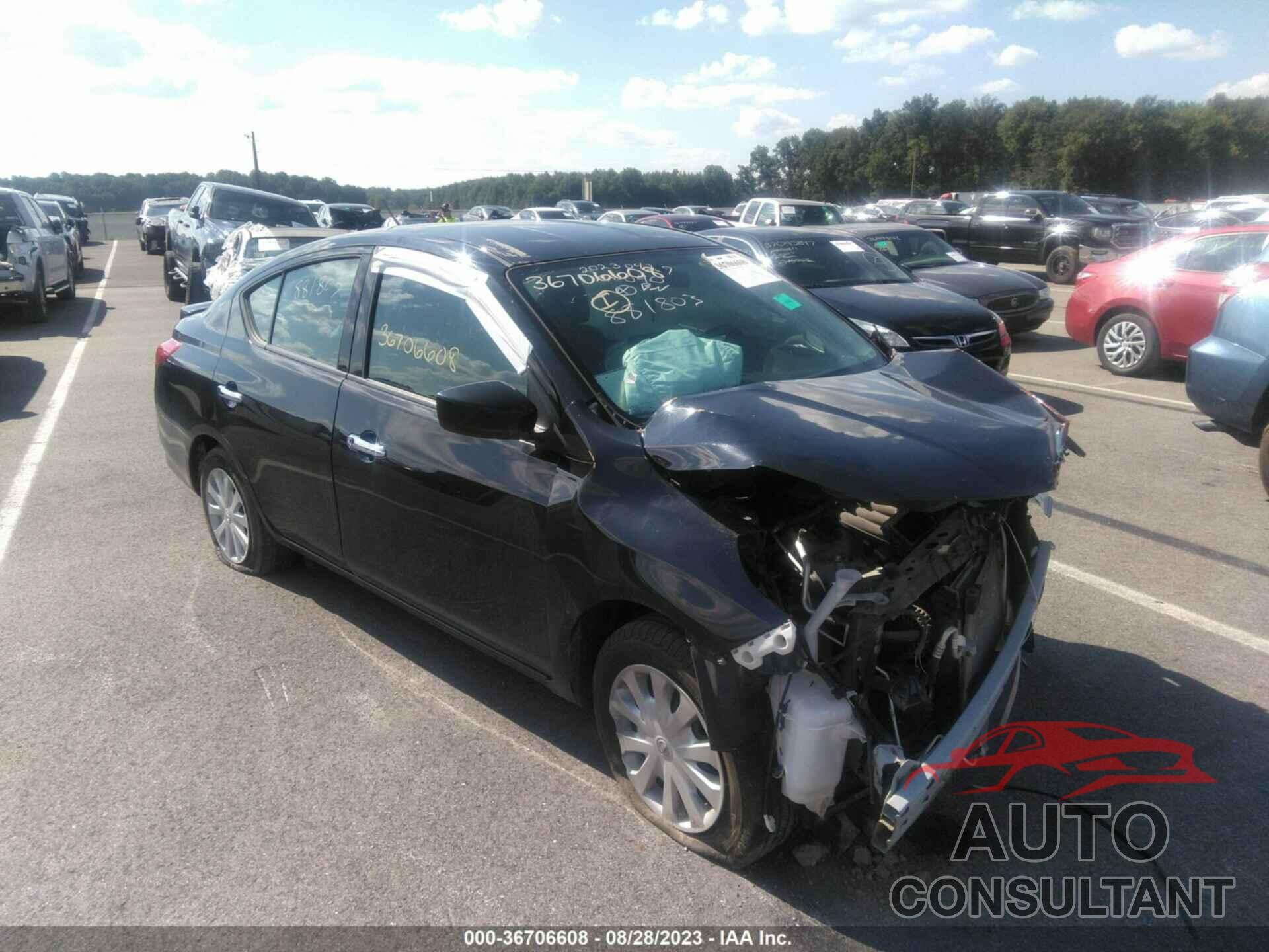 NISSAN VERSA 2018 - 3N1CN7APXJL881803