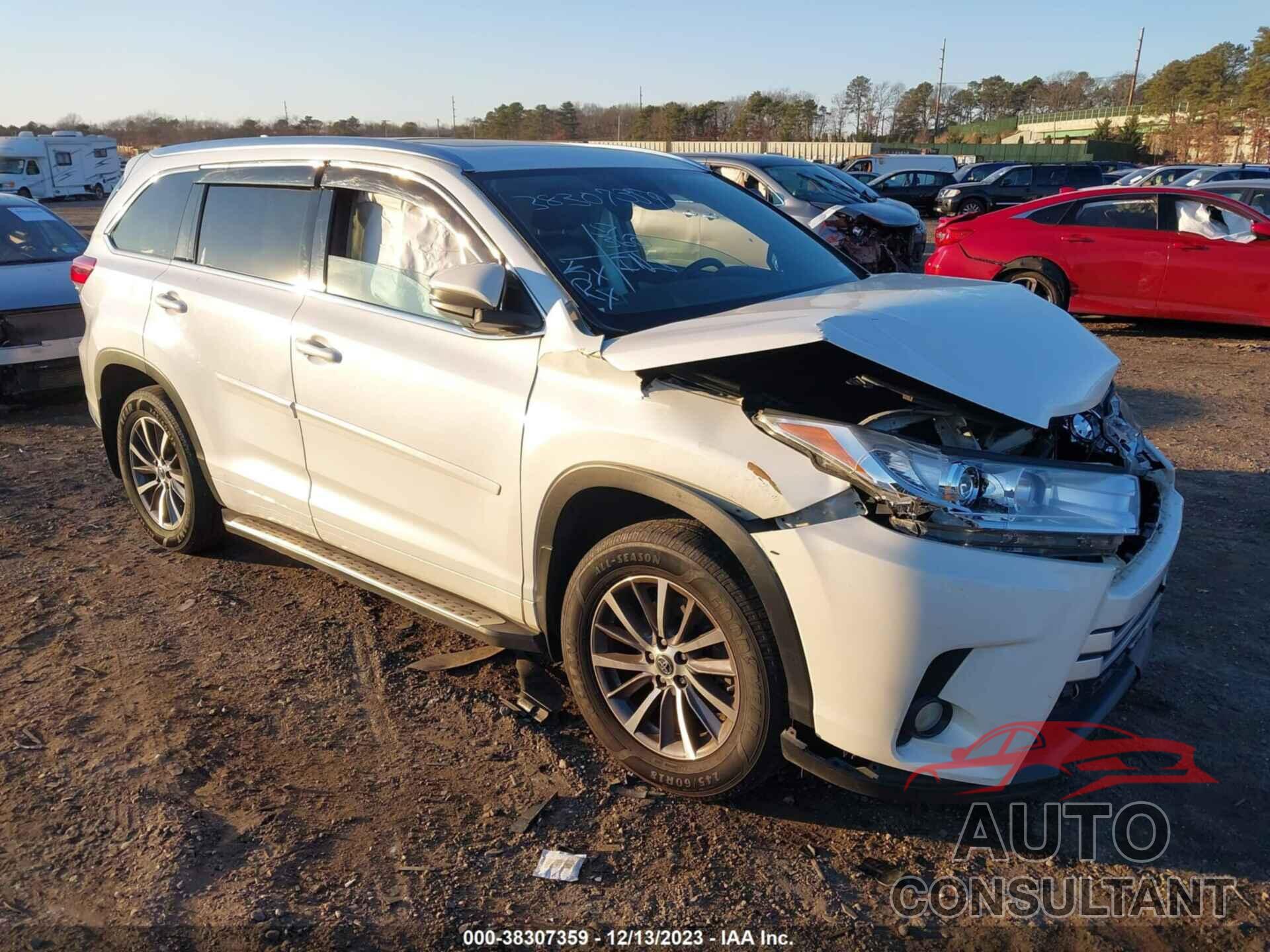 TOYOTA HIGHLANDER 2018 - 5TDJZRFH0JS813073