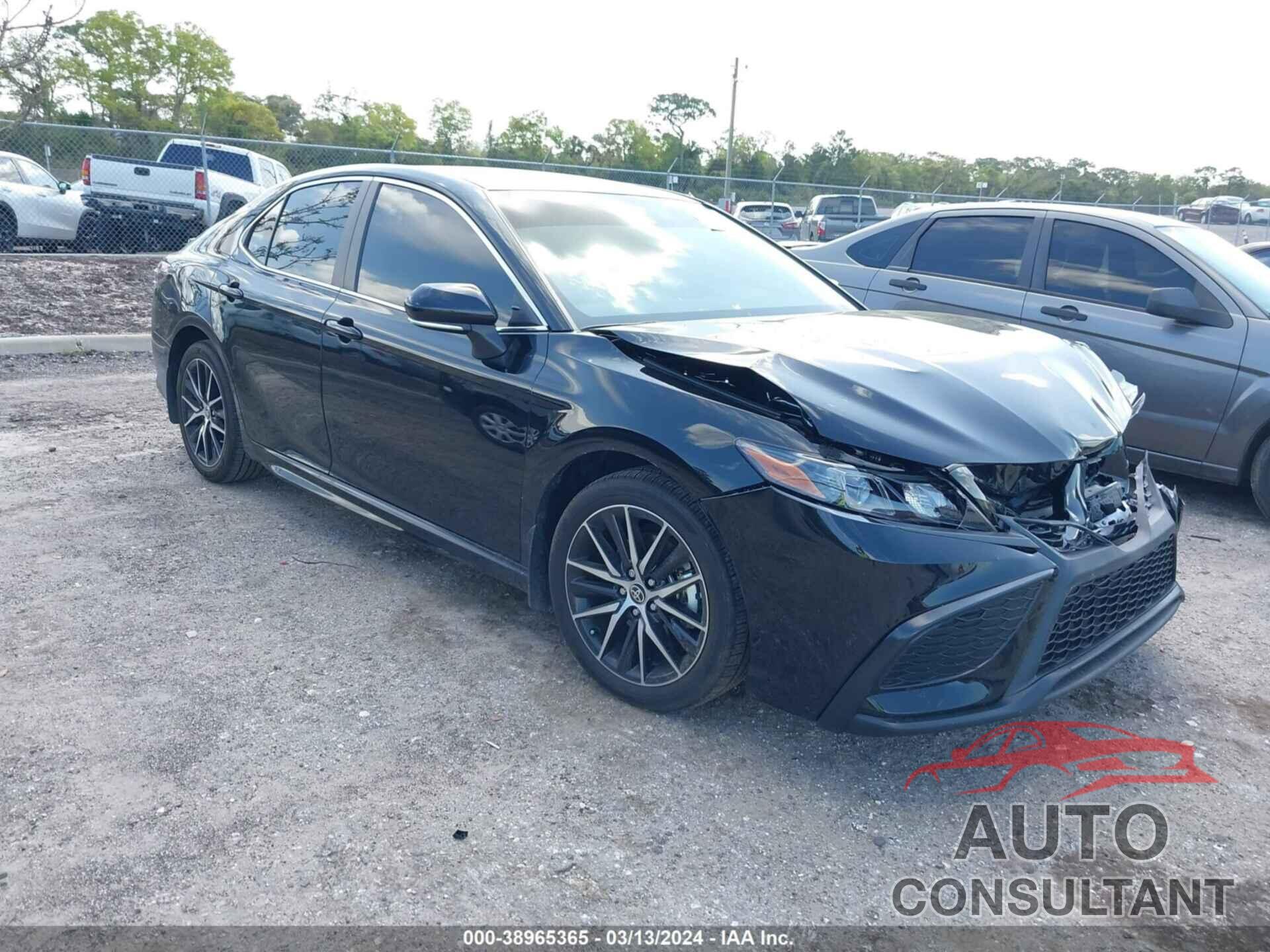 TOYOTA CAMRY 2023 - 4T1G11AK9PU734801