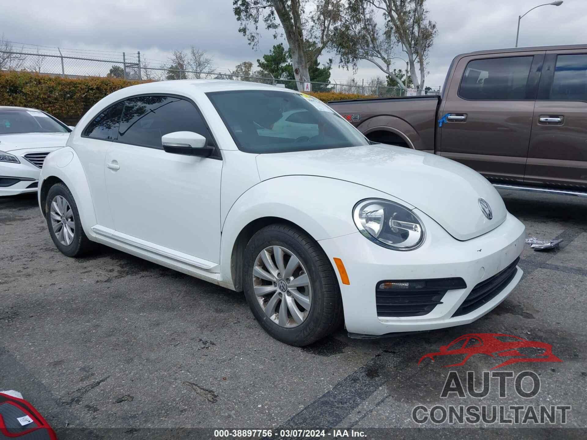 VOLKSWAGEN BEETLE 2019 - 3VWFD7AT1KM713552