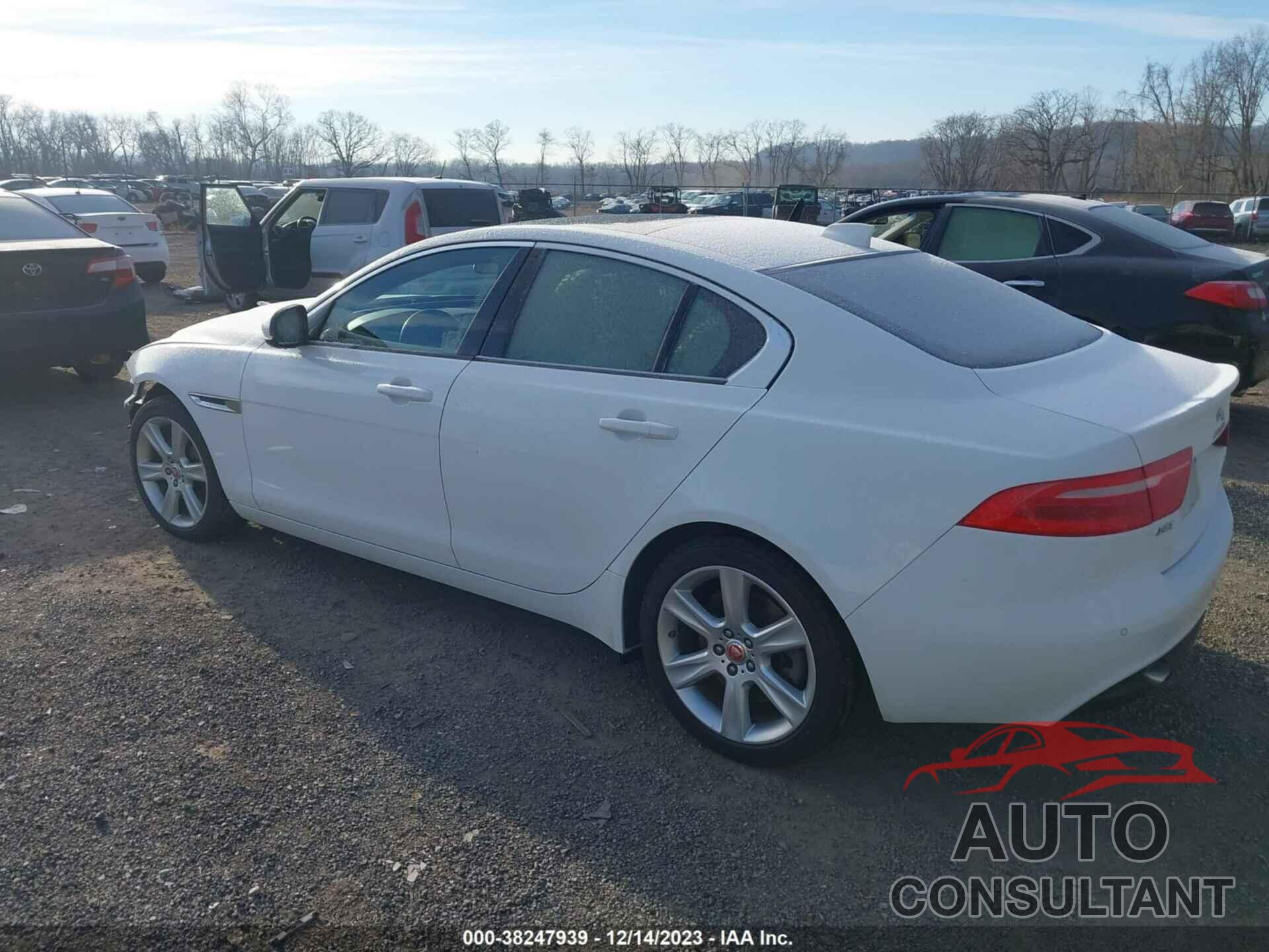 JAGUAR XE 2018 - SAJAJ4FX6JCP27996