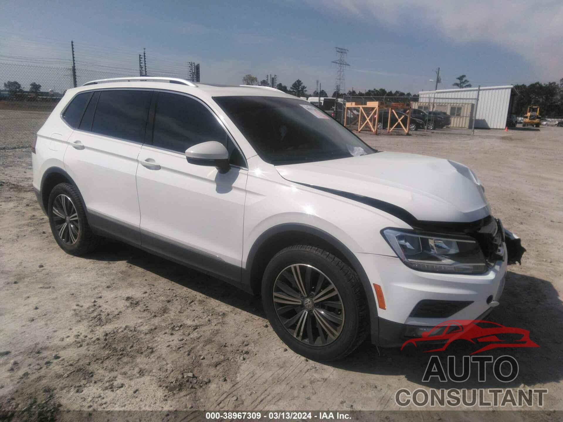 VOLKSWAGEN TIGUAN 2018 - 3VV3B7AX7JM153597