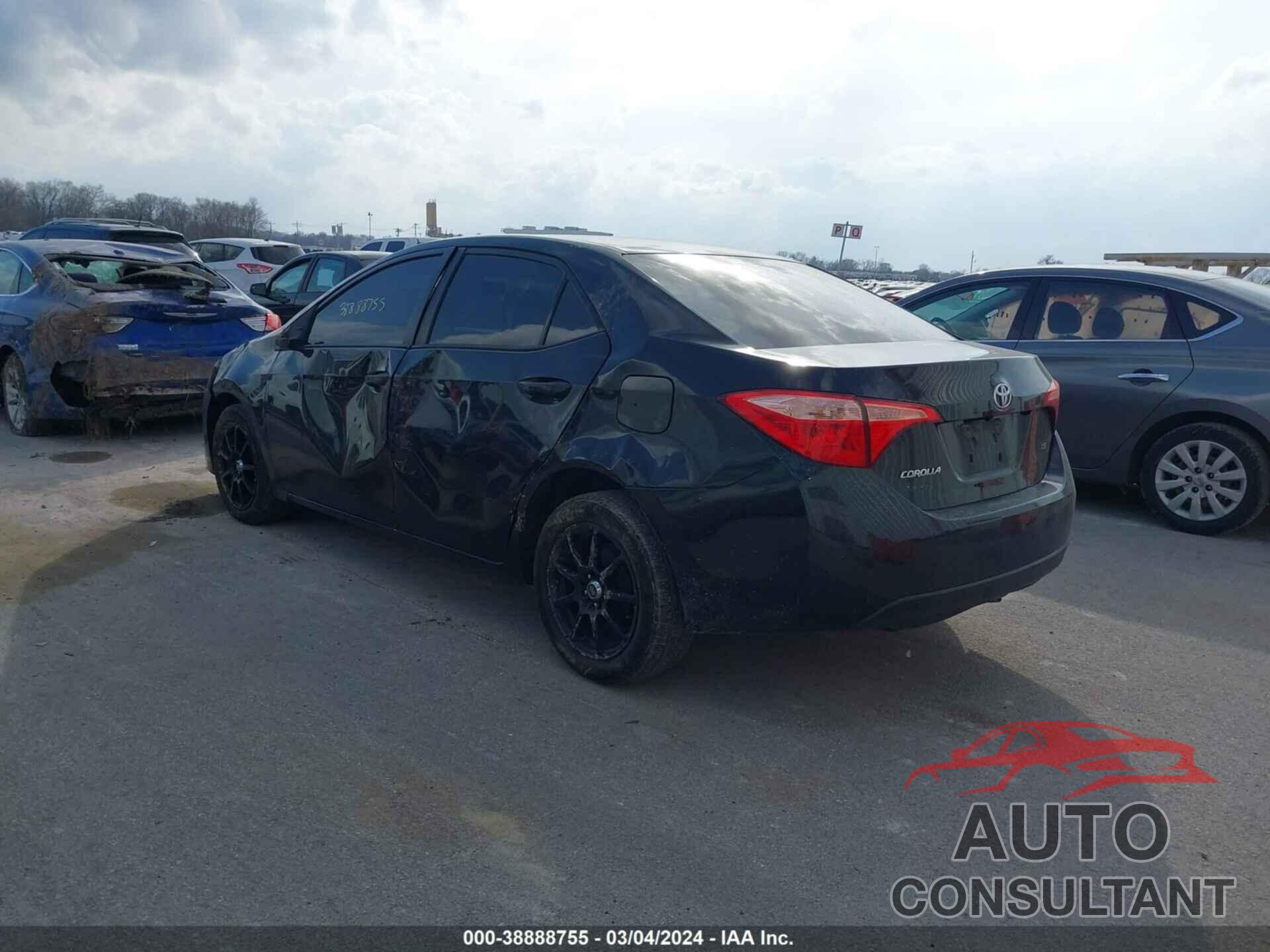 TOYOTA COROLLA 2018 - 2T1BURHE8JC012017