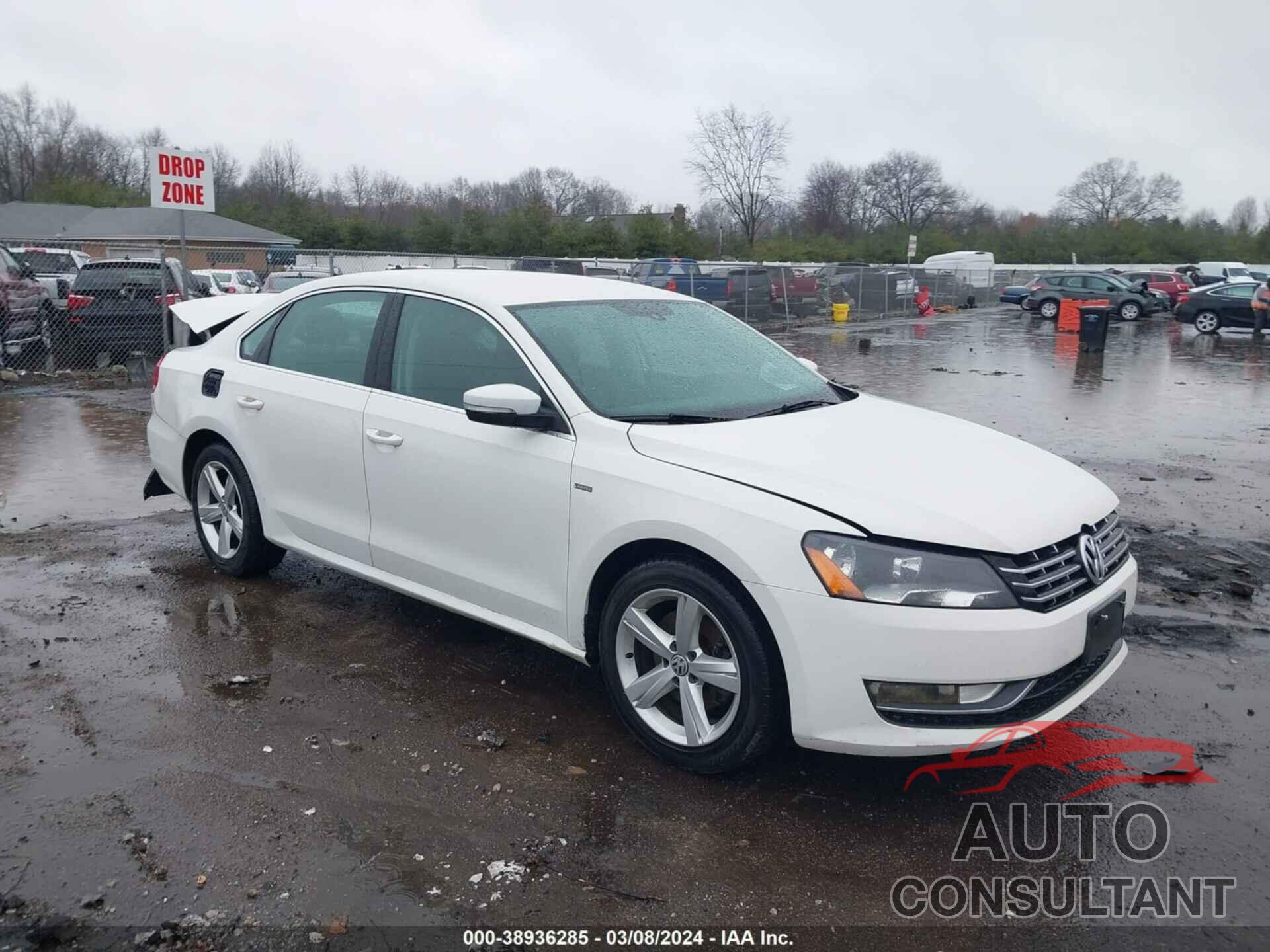 VOLKSWAGEN PASSAT 2015 - 1VWAT7A36FC112867