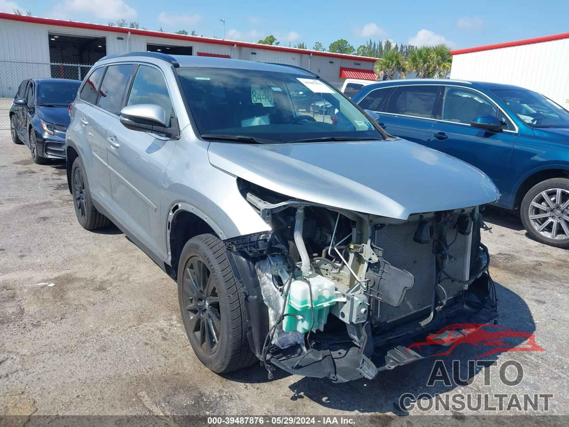 TOYOTA HIGHLANDER 2019 - 5TDJZRFH1KS563876