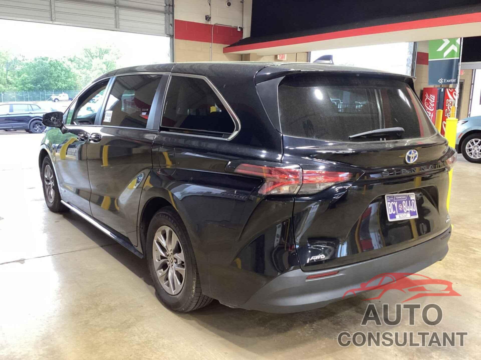 TOYOTA SIENNA 2021 - 5TDKSKFC1MS016176