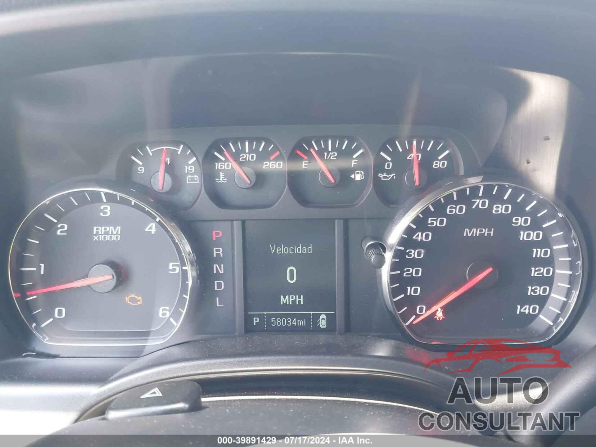 CHEVROLET SILVERADO 1500 2018 - 1GCRCPECXJZ366121
