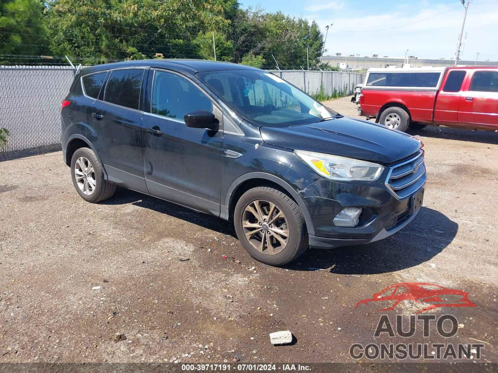 FORD ESCAPE 2017 - 1FMCU9GD1HUB82869