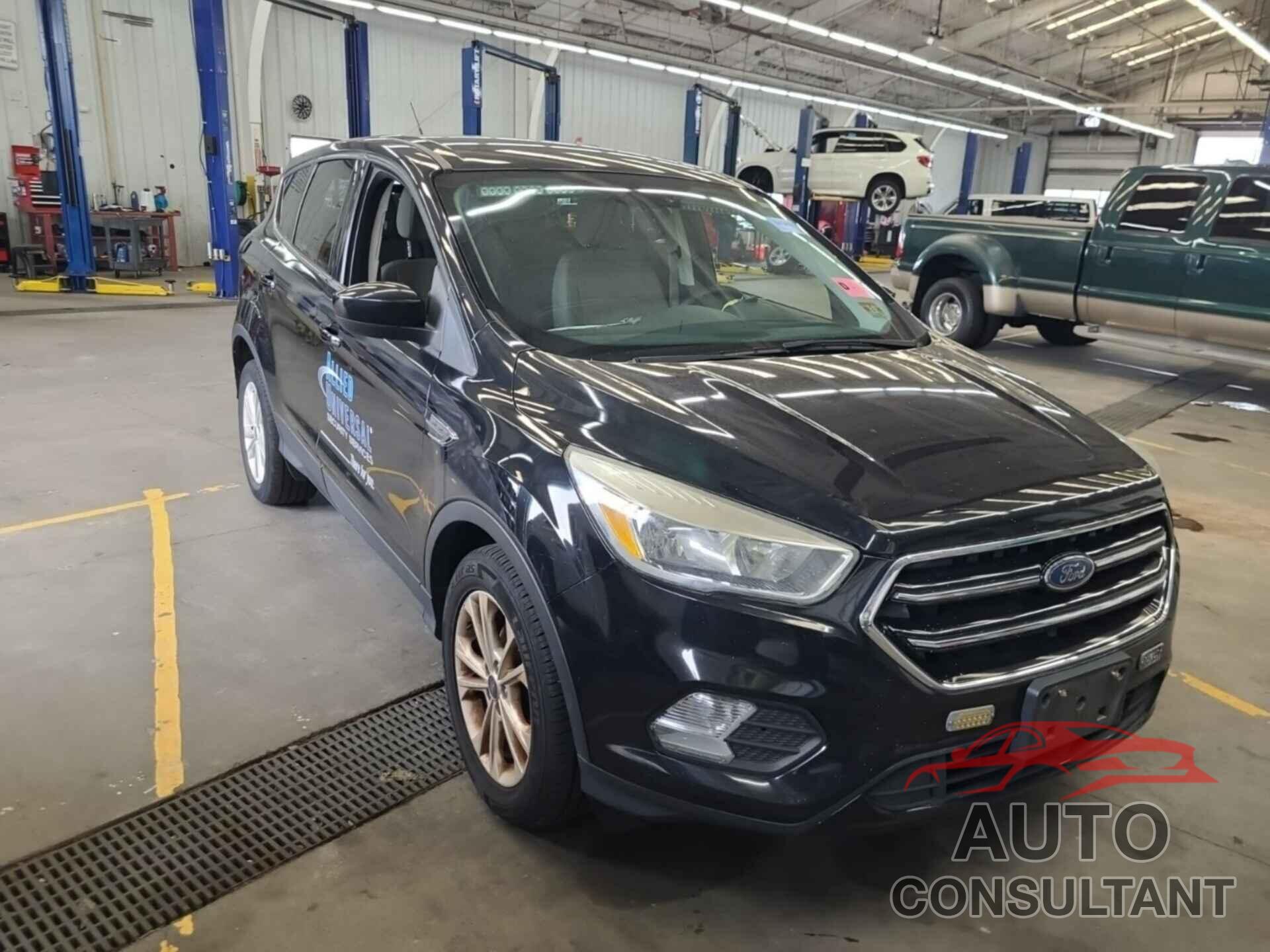 FORD ESCAPE 2017 - 1FMCU0GDXHUA19939