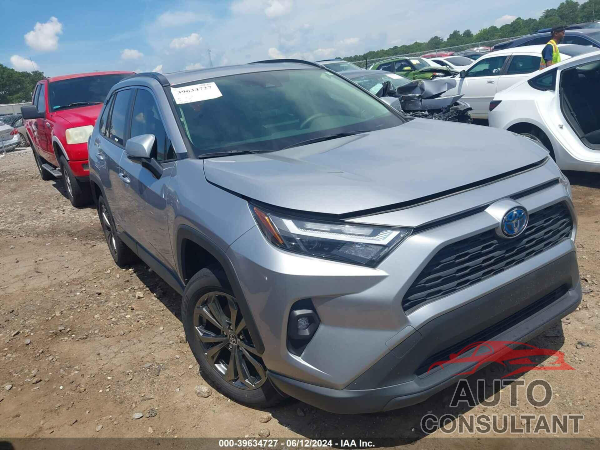 TOYOTA RAV4 2023 - JTMB6RFV7PD537904